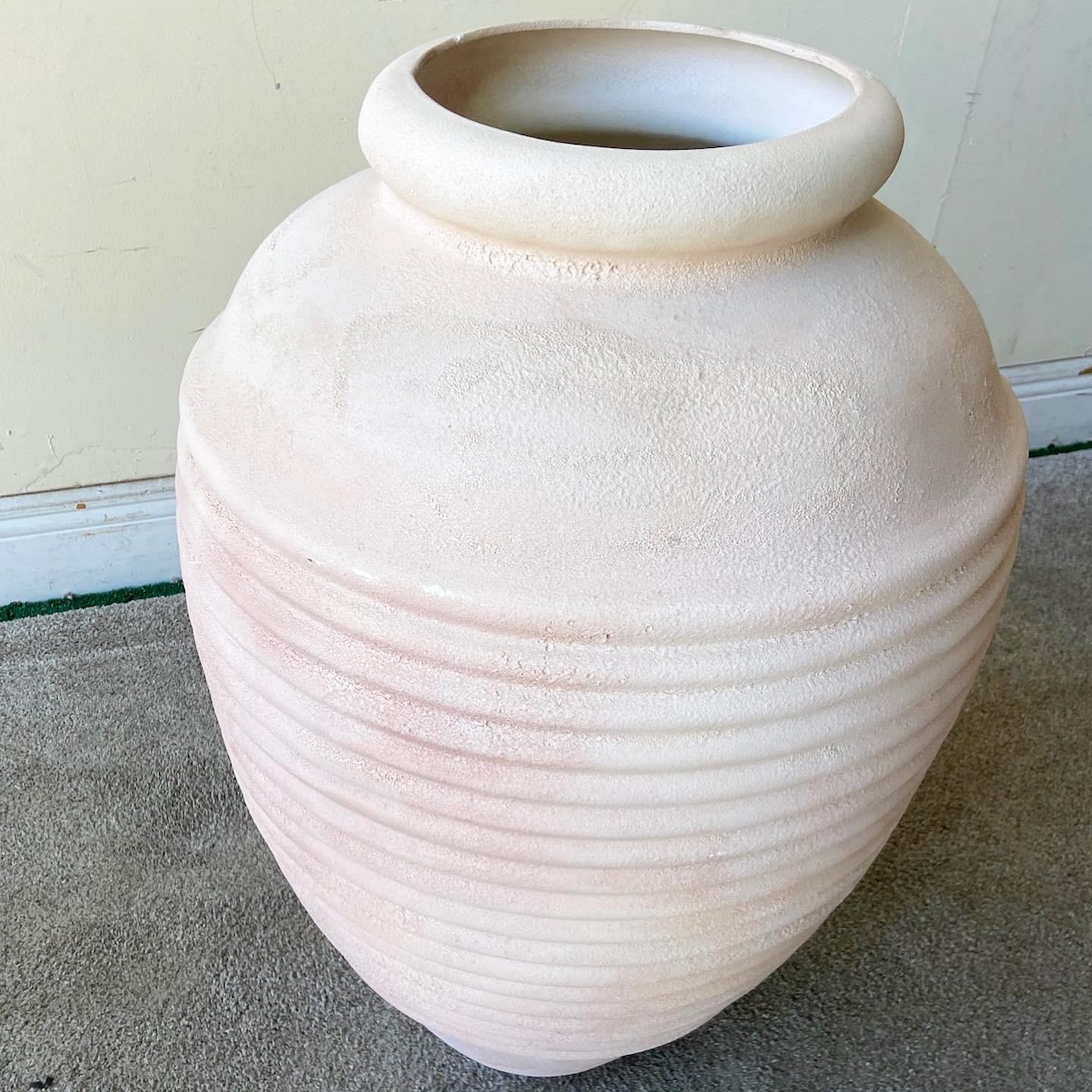 Postmodern Pink Ceramic Floor Vase In Good Condition In Delray Beach, FL