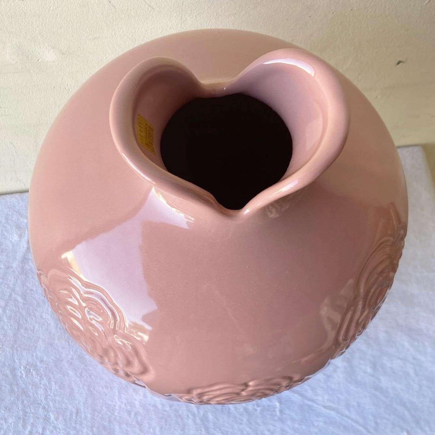Postmodern Pink Ceramic Floral Vase In Good Condition For Sale In Delray Beach, FL