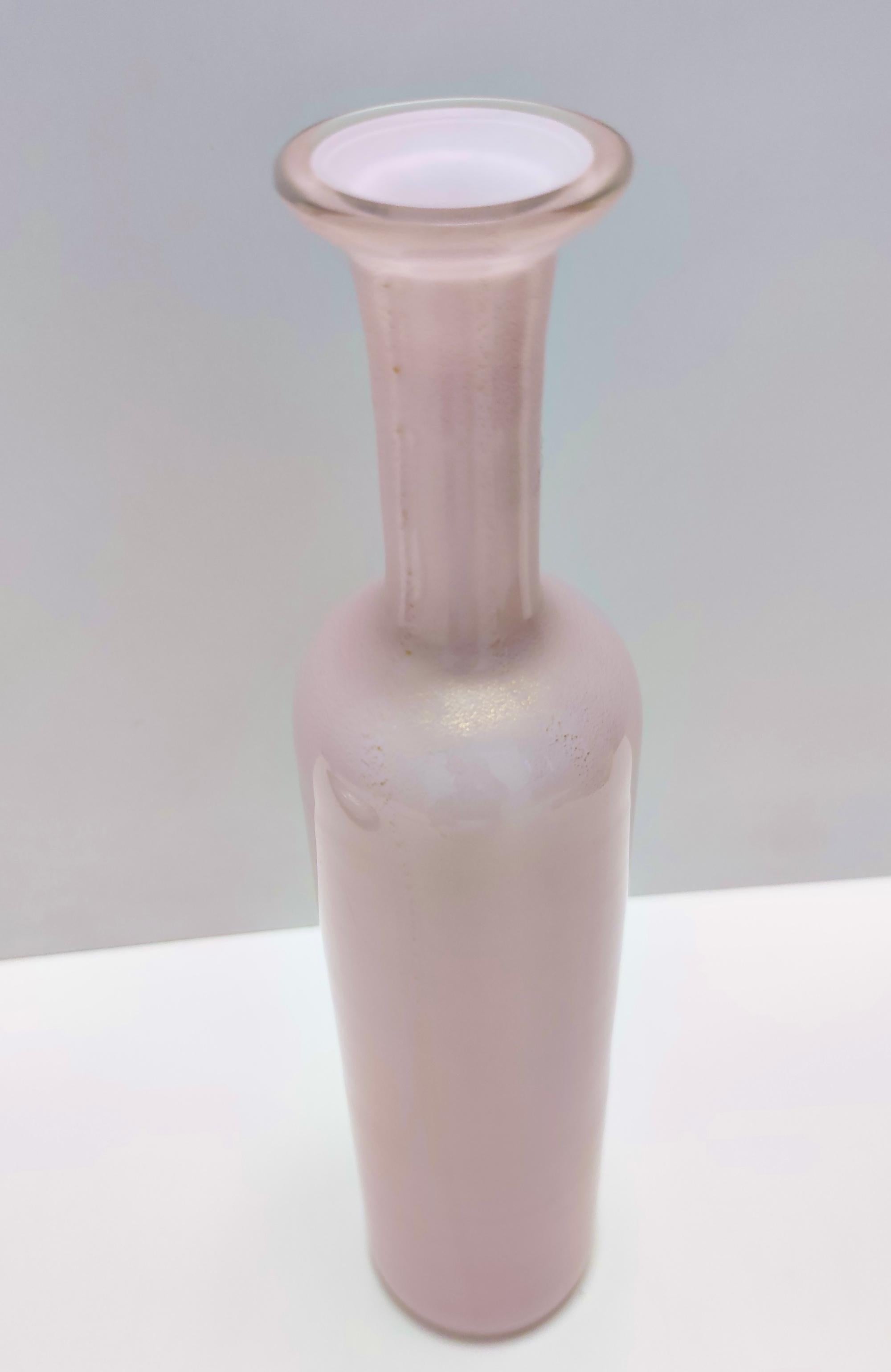 italien Vase postmoderne en verre de Murano encastré rose avec feuille d'or de Salviati, Italie en vente