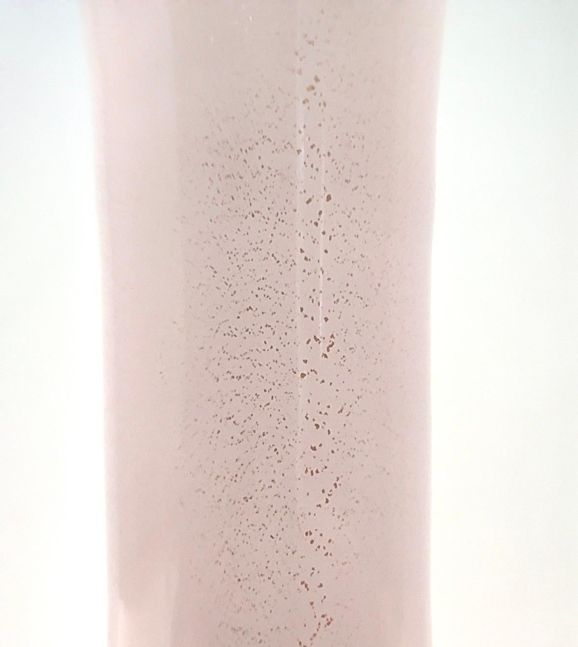 Verre de Murano Vase postmoderne en verre de Murano encastré rose avec feuille d'or de Salviati, Italie en vente
