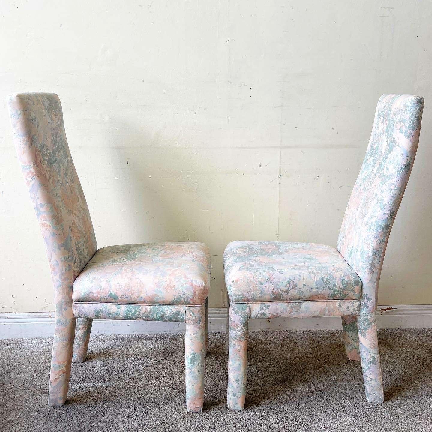 Fin du 20e siècle Parsons chaises de salle à manger postmodernes roses, vertes et violettes - 4 chaises en vente