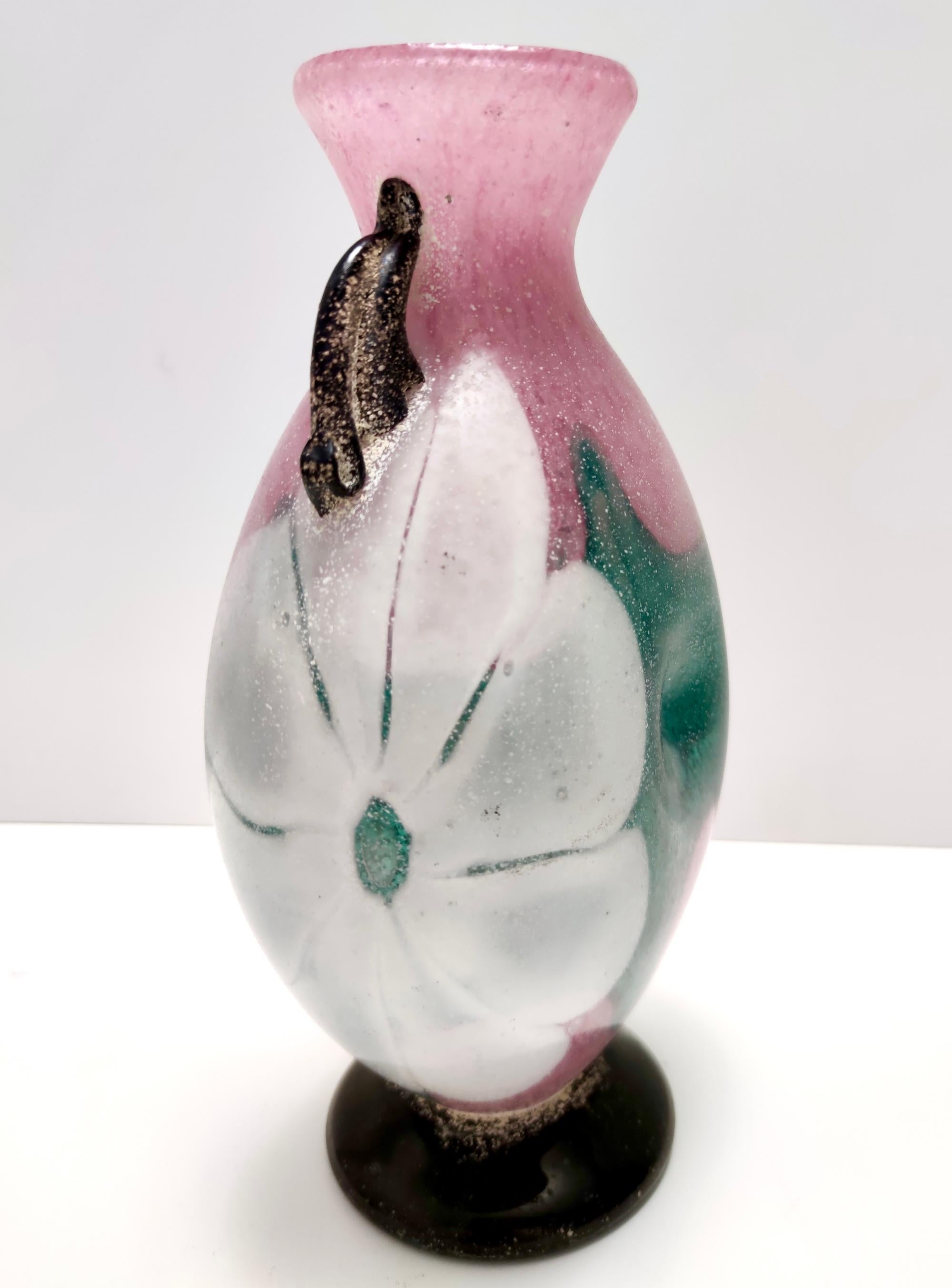 Late 20th Century Postmodern Pink, Green and White Hand Blown Scavo Glass Vase, Murano, Italy For Sale