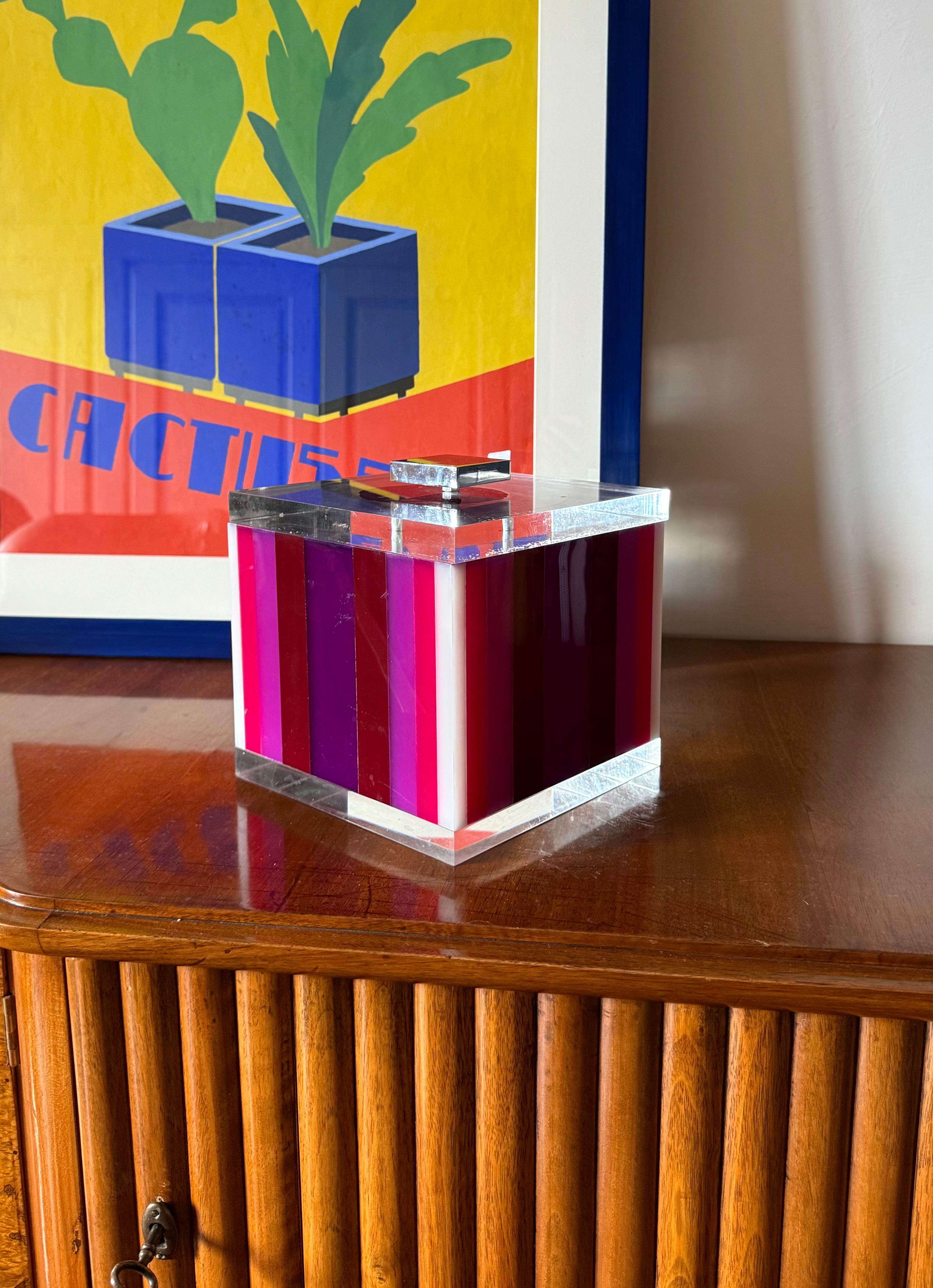 Postmoderno Postmodern pink Ice Bucket, Italy, ca. 1980s in vendita