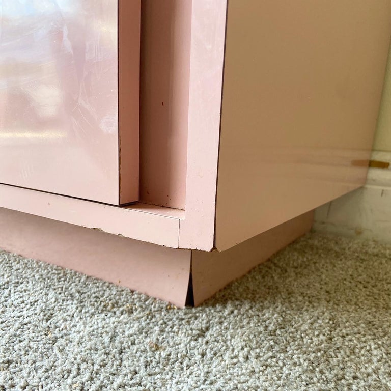 Postmodern Pink Lacquer Laminate Waterfall Nightstand For Sale at 1stDibs