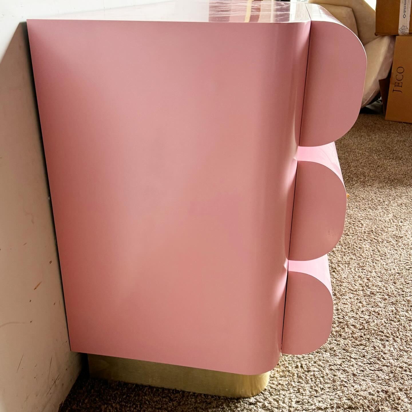 Postmodern Pink Lacquered Curved Bullnose Commode /Chest of Drawers In Good Condition For Sale In Delray Beach, FL