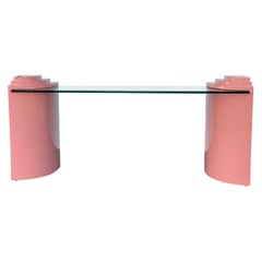 Tavolo in vetro con colonna in stile Karl Springer laccato rosa postmoderno