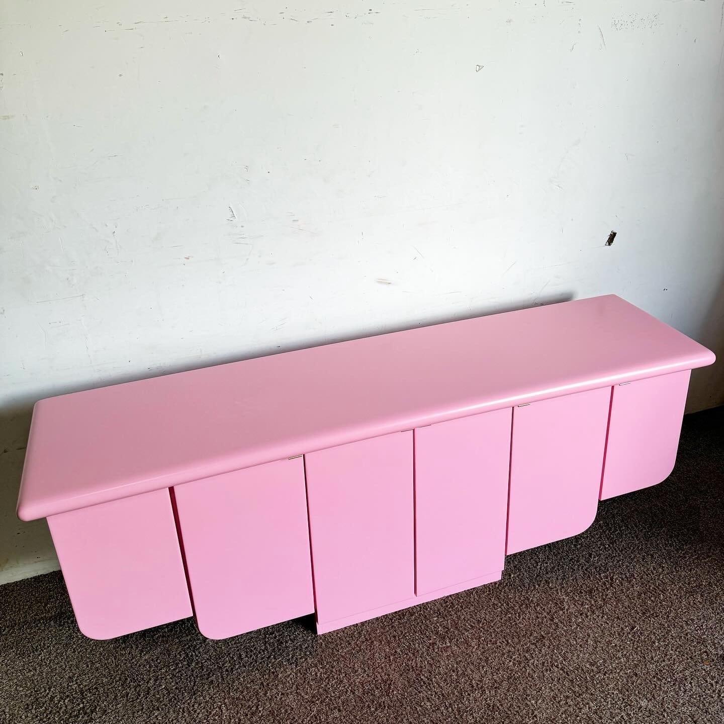 Postmodern Pink Scalloped Floating Credenza In Good Condition In Delray Beach, FL