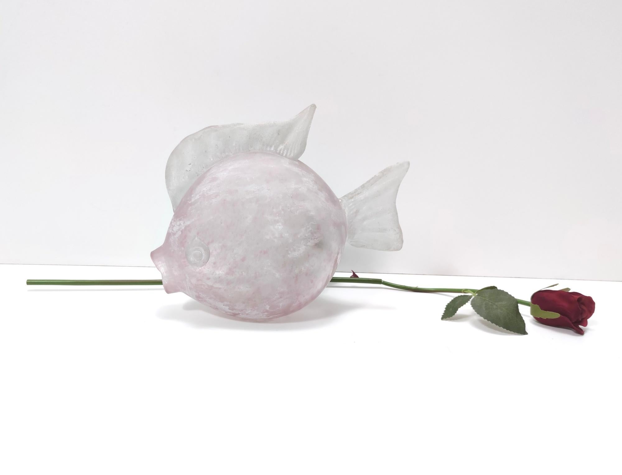 Postmoderne Figure de poisson décorative en verre Scavo rose postmoderne, Italie en vente