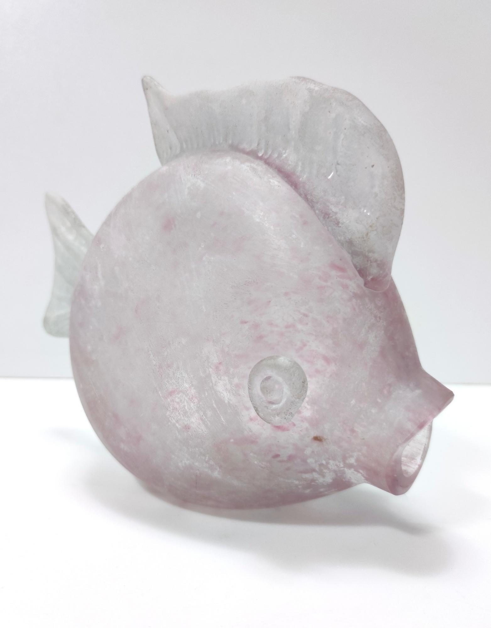 Postmodern Pink Scavo Glass Decorative Fish Figure, Italy In Good Condition For Sale In Bresso, Lombardy