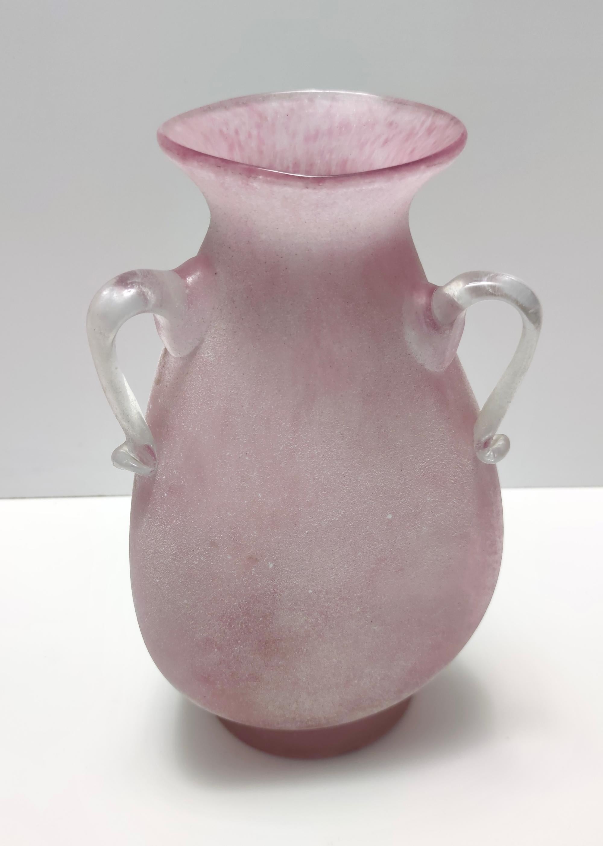 Postmodern Pink Scavo Glass Vase Ascribable to Gino Cenedese, Italy In Excellent Condition For Sale In Bresso, Lombardy
