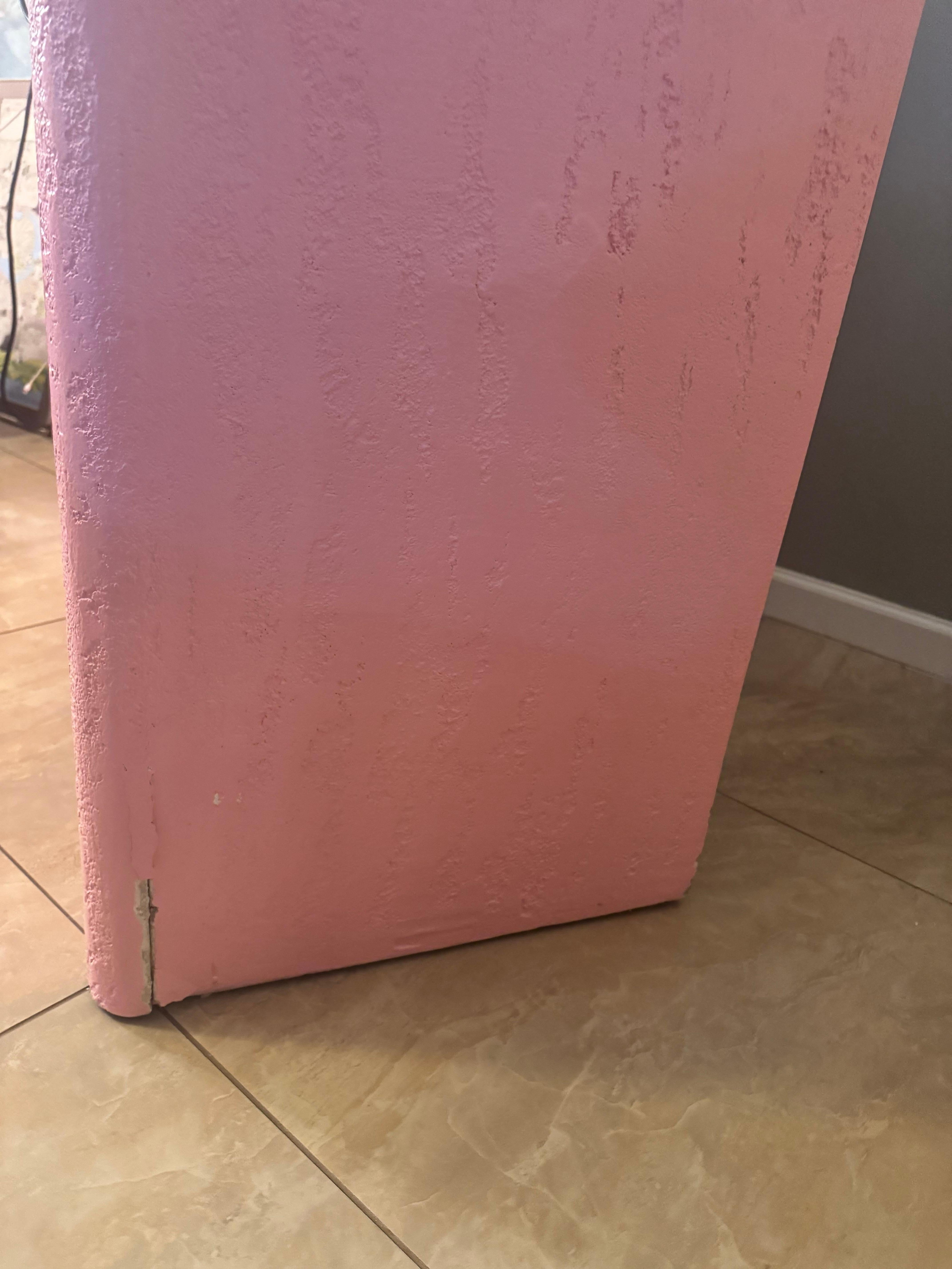 Credenza postmoderna con finitura a stucco rosa in vendita 5
