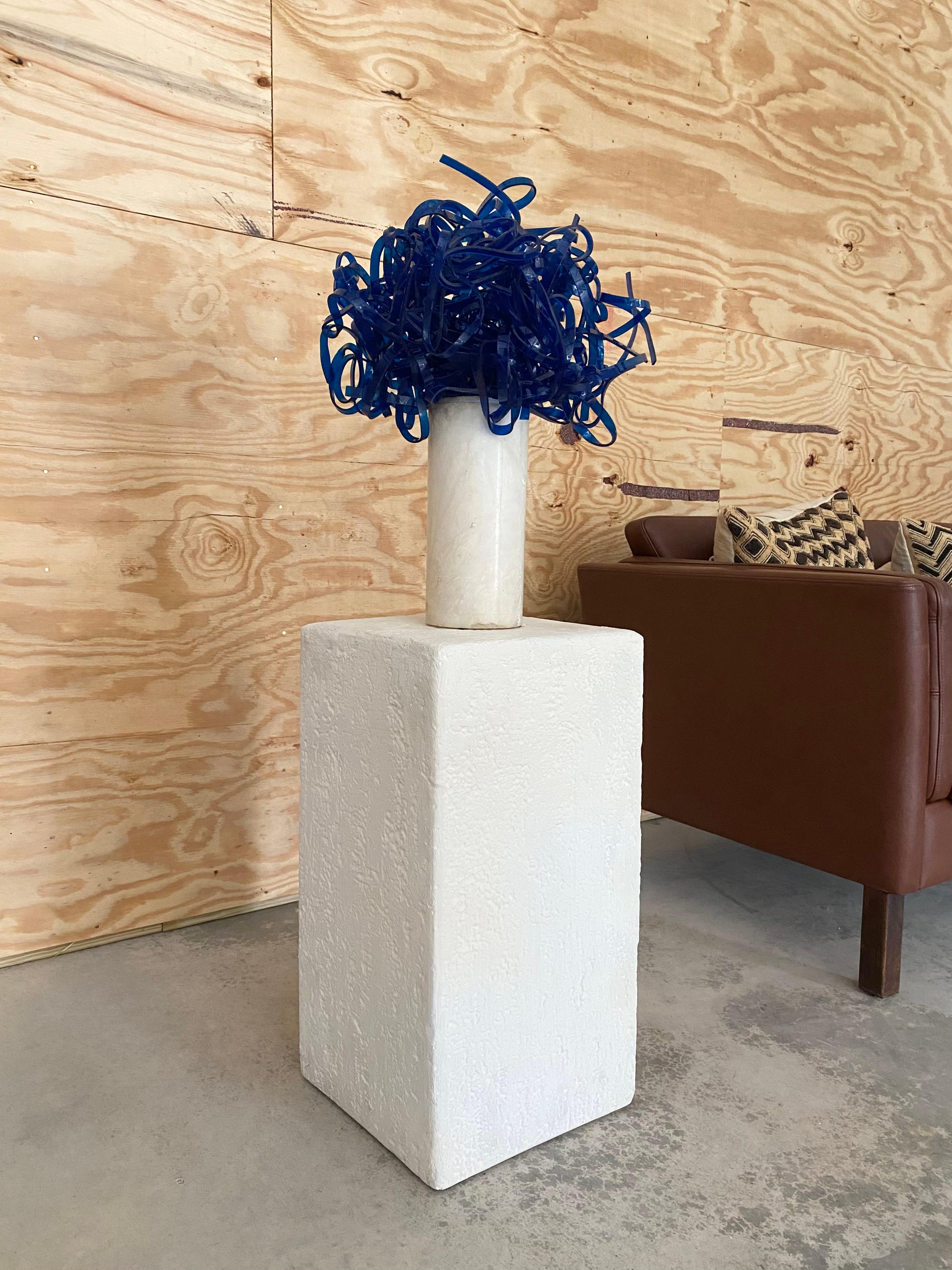 Escultura posmoderna de escayola Pedestal / Soporte para plantas en venta 3