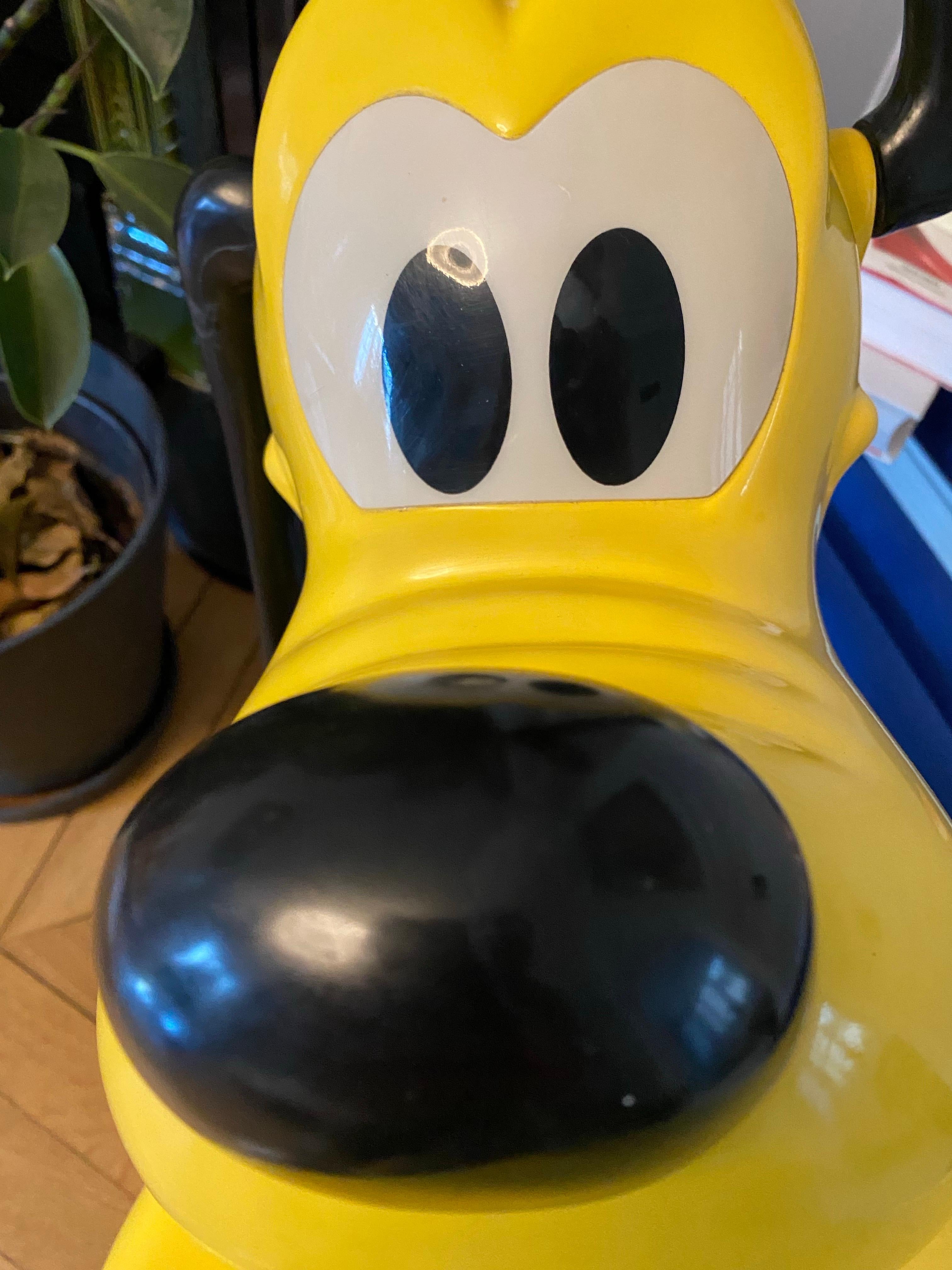 Table height: 58 cm.
Total height with the head: 90 cm 

Good condition.
No restorations.
Some fading on the head and legs, with a few spots and other age-related marks.