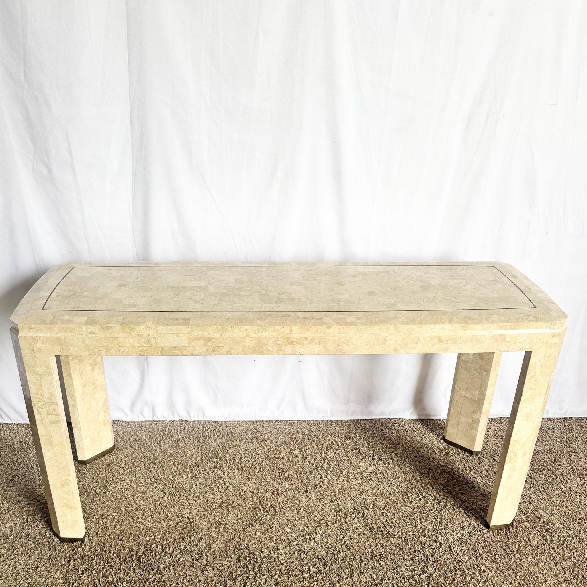 Philippin Table console postmoderne en pierre tessellée polie avec incrustation en laiton en vente