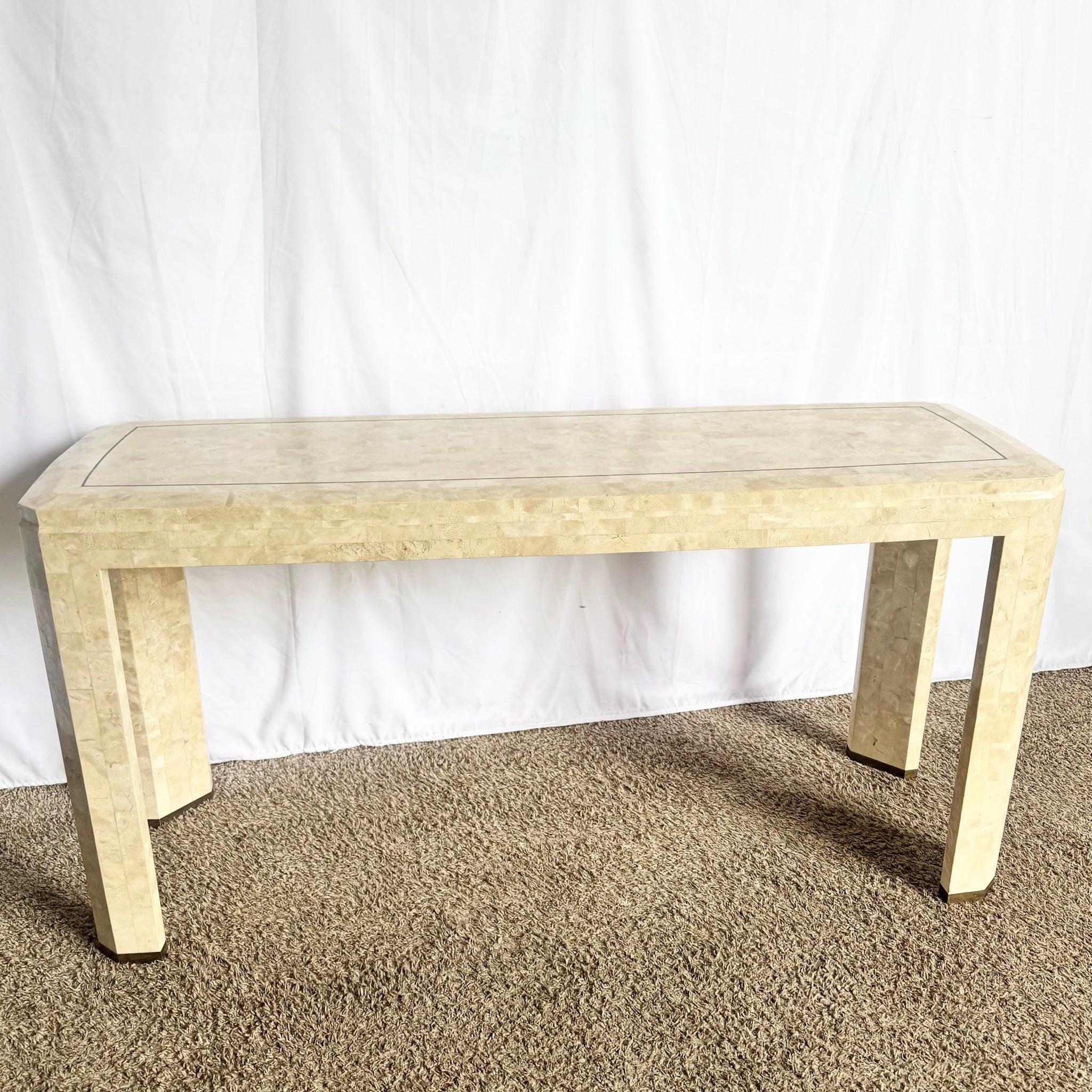 Table console postmoderne en pierre tessellée polie avec incrustation en laiton en vente 1