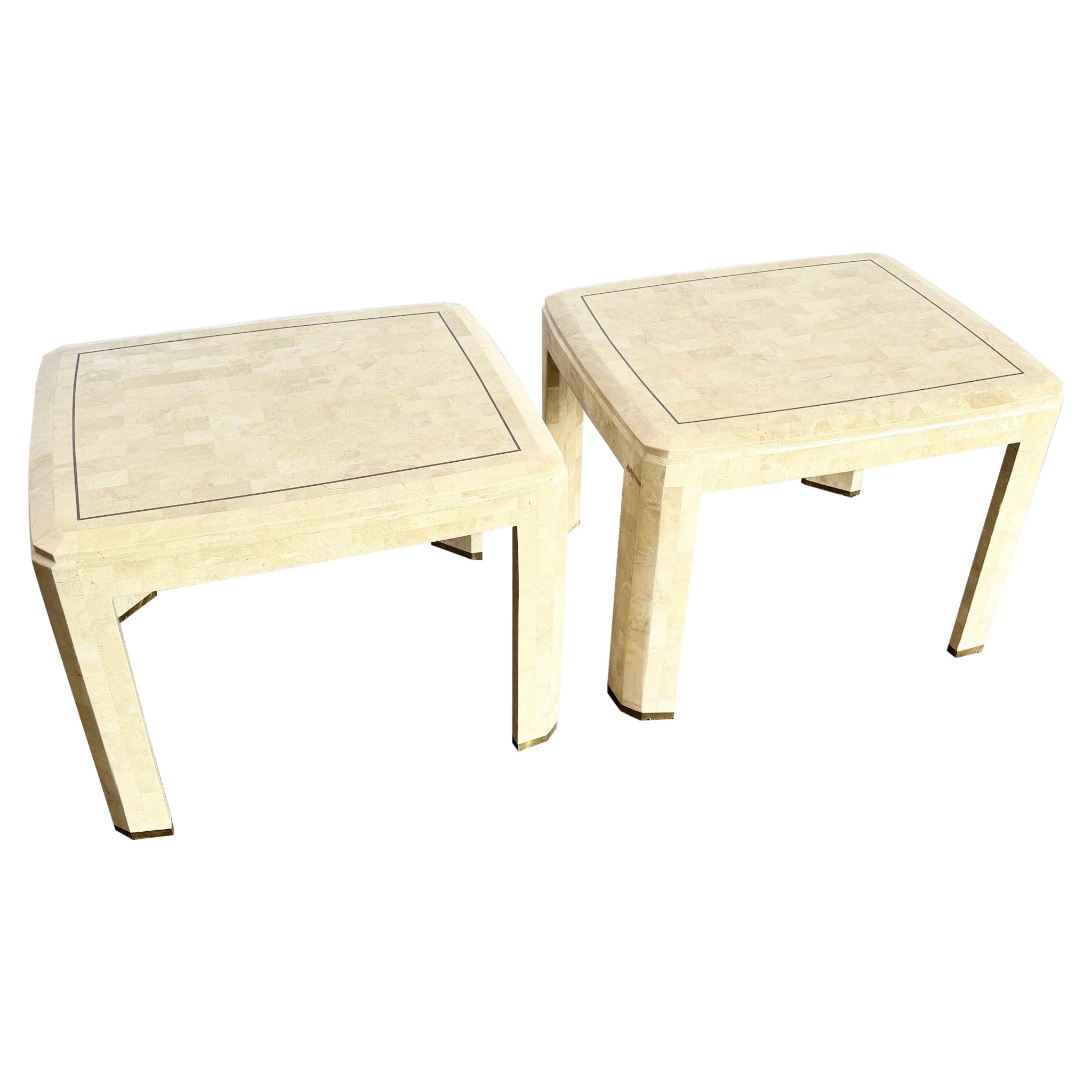 Paire de tables d'appoint postmodernes en pierre tessellée polie avec incrustation en laiton