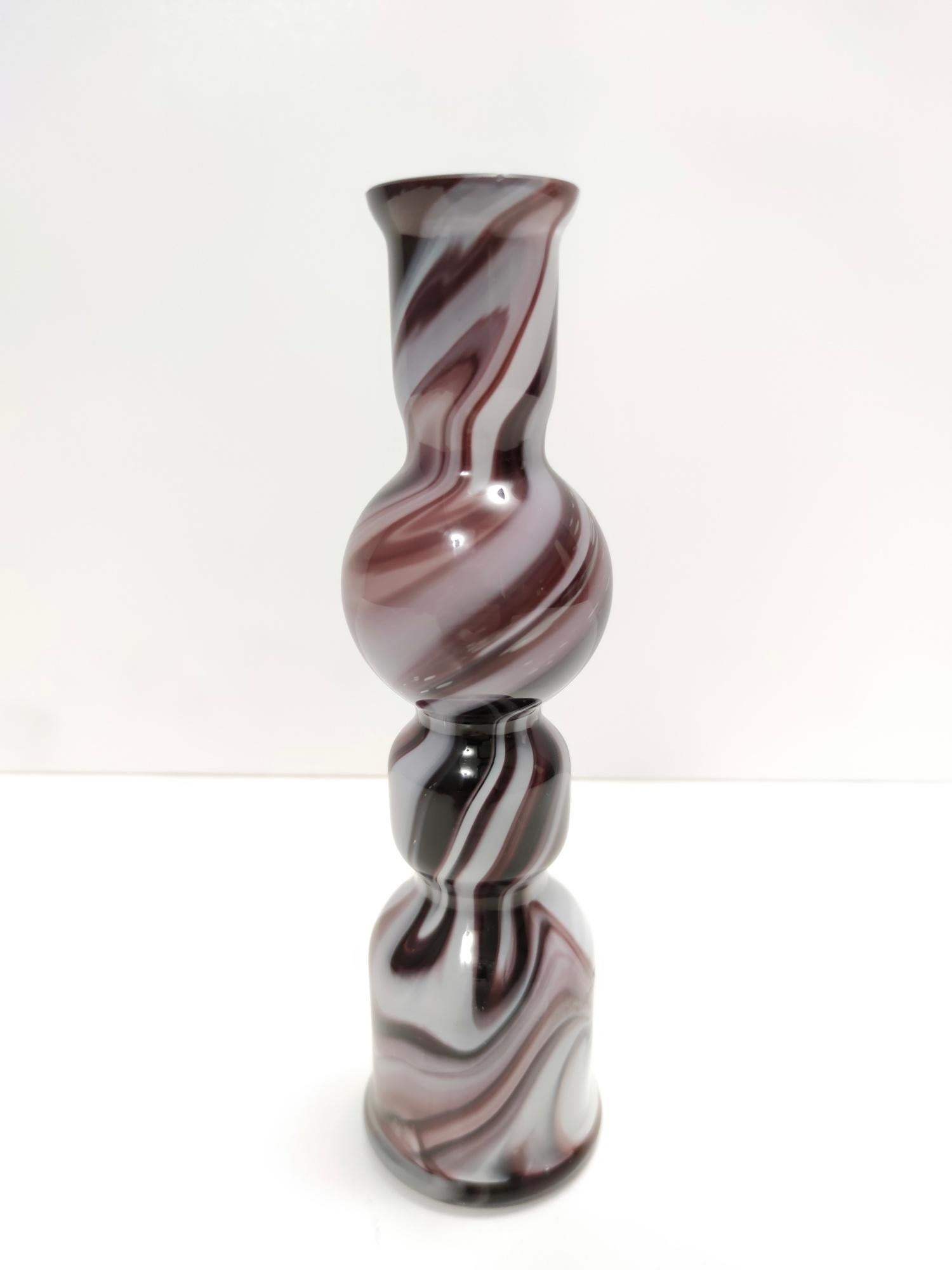 Postmodern Purple and White Murano Glass Vase “Wave” by Carlo Moretti, Italy For Sale 2