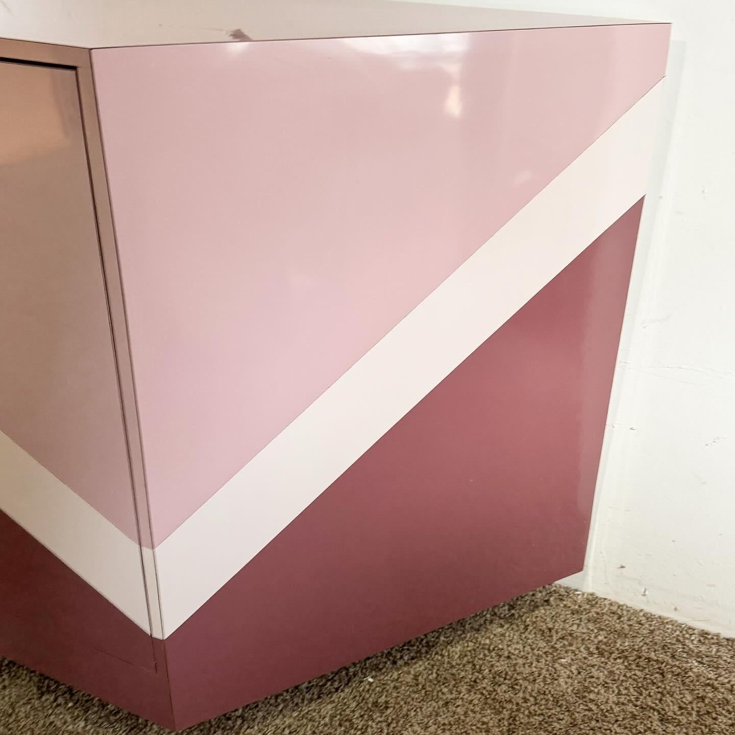 Postmodern Purple Pink and Mauve Lacquer Laminate Credenza In Good Condition For Sale In Delray Beach, FL