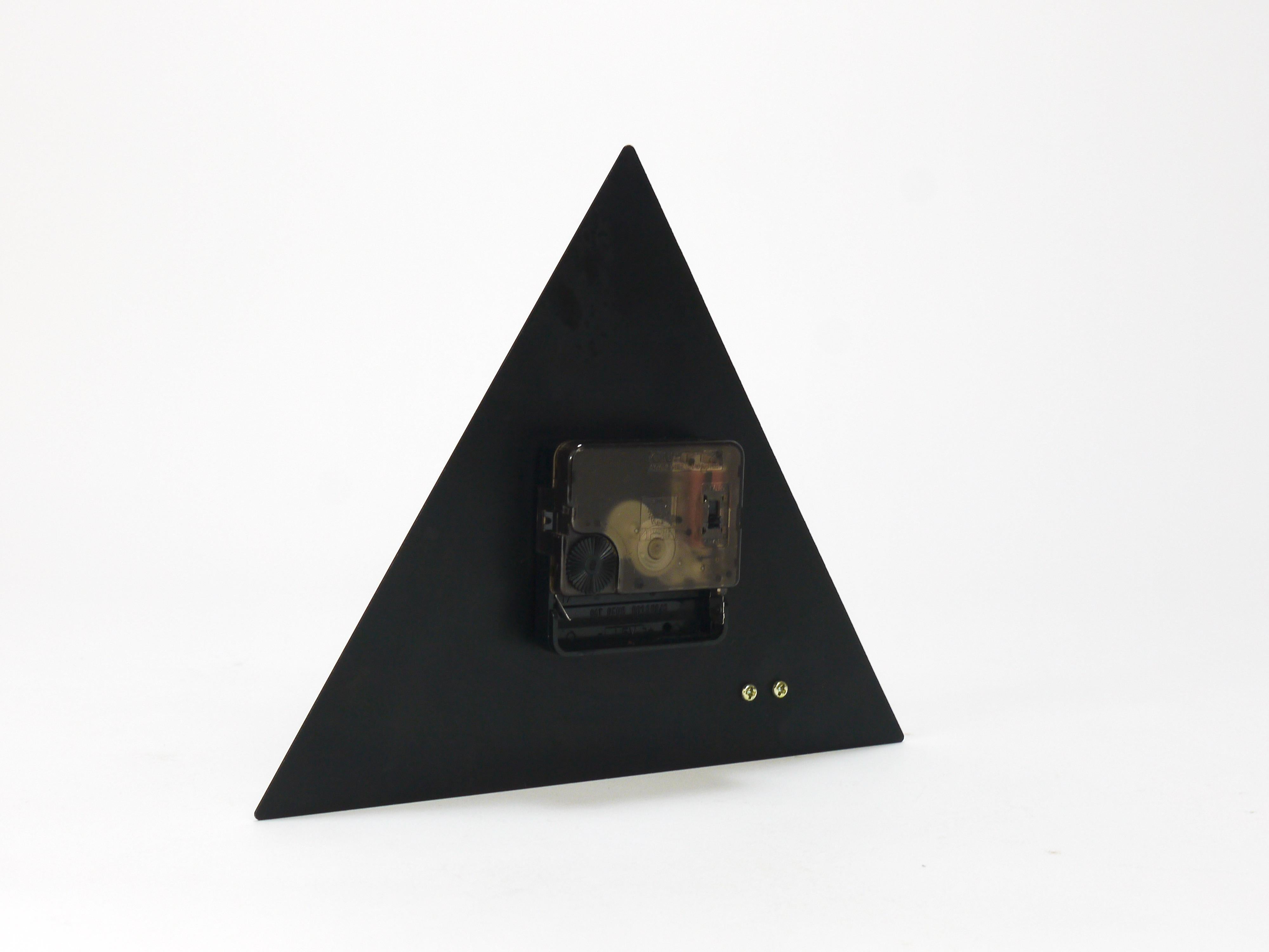 Postmodern Pyramid Desk or Table Clock by Makiko Taniguchi, Japan, 1980s For Sale 8