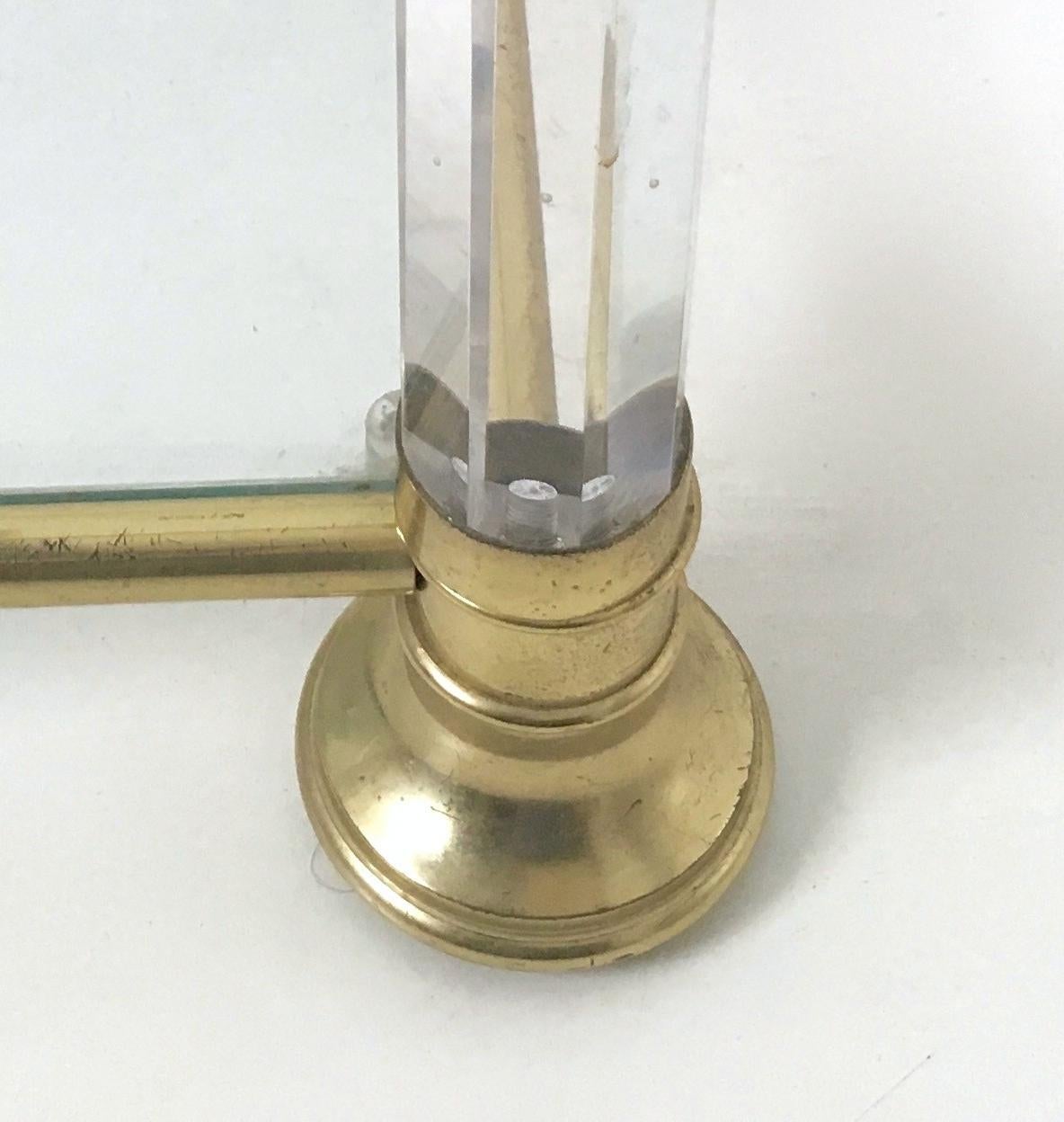 Rechteckiger Couchtisch aus Glas mit Messing- und Acrylglasrahmen, Italien im Zustand „Hervorragend“ im Angebot in Bresso, Lombardy