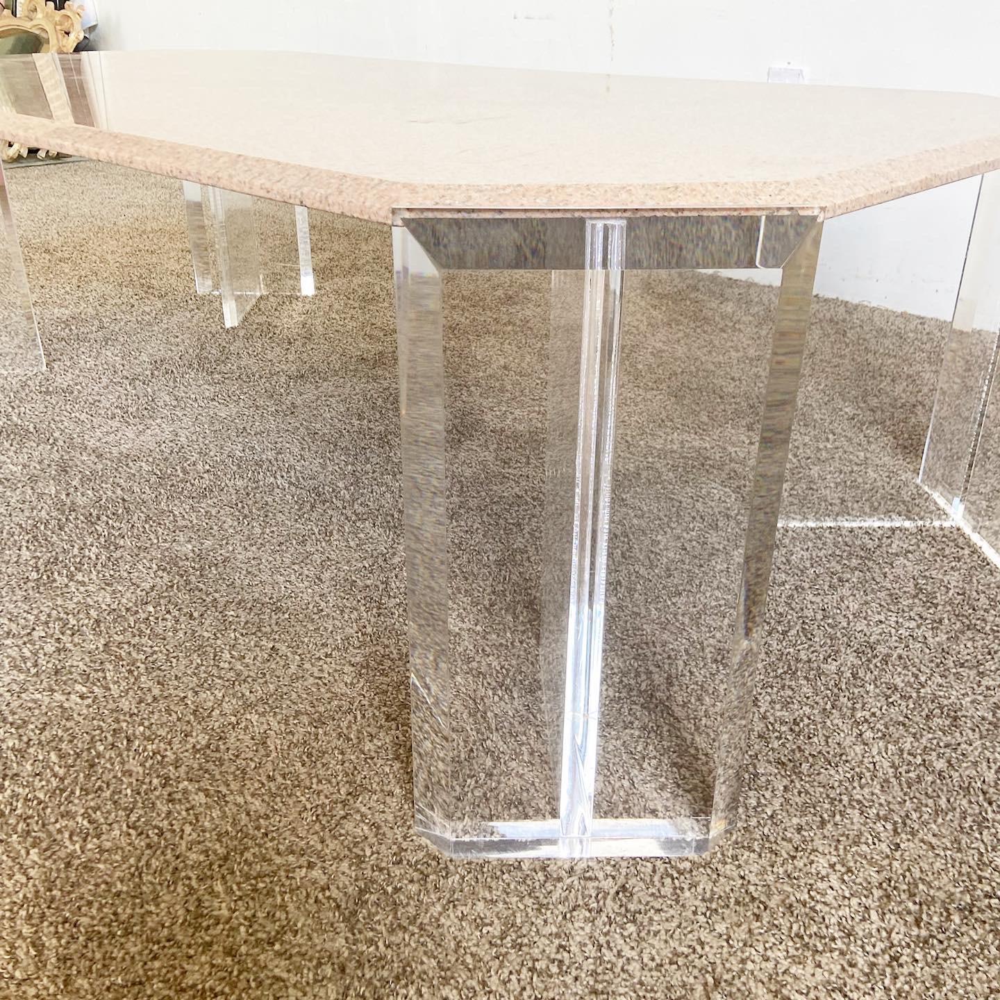 Fin du 20e siècle Table basse rectangulaire postmoderne en granit incrusté avec plateau en lucite en vente