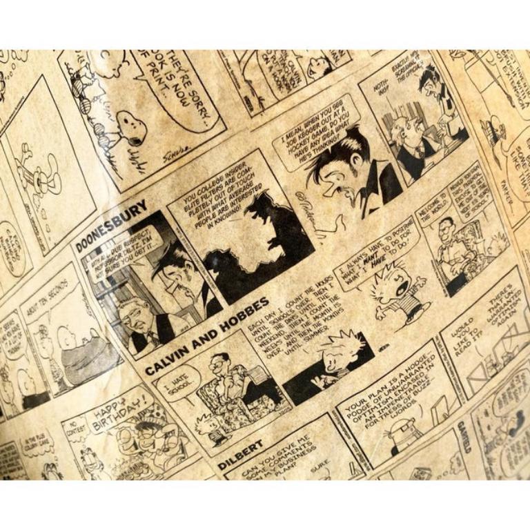 Postmoderner Stuhl aus recyceltem Papier und Kartenetui mit Comics von Victoria Morris im Angebot 7
