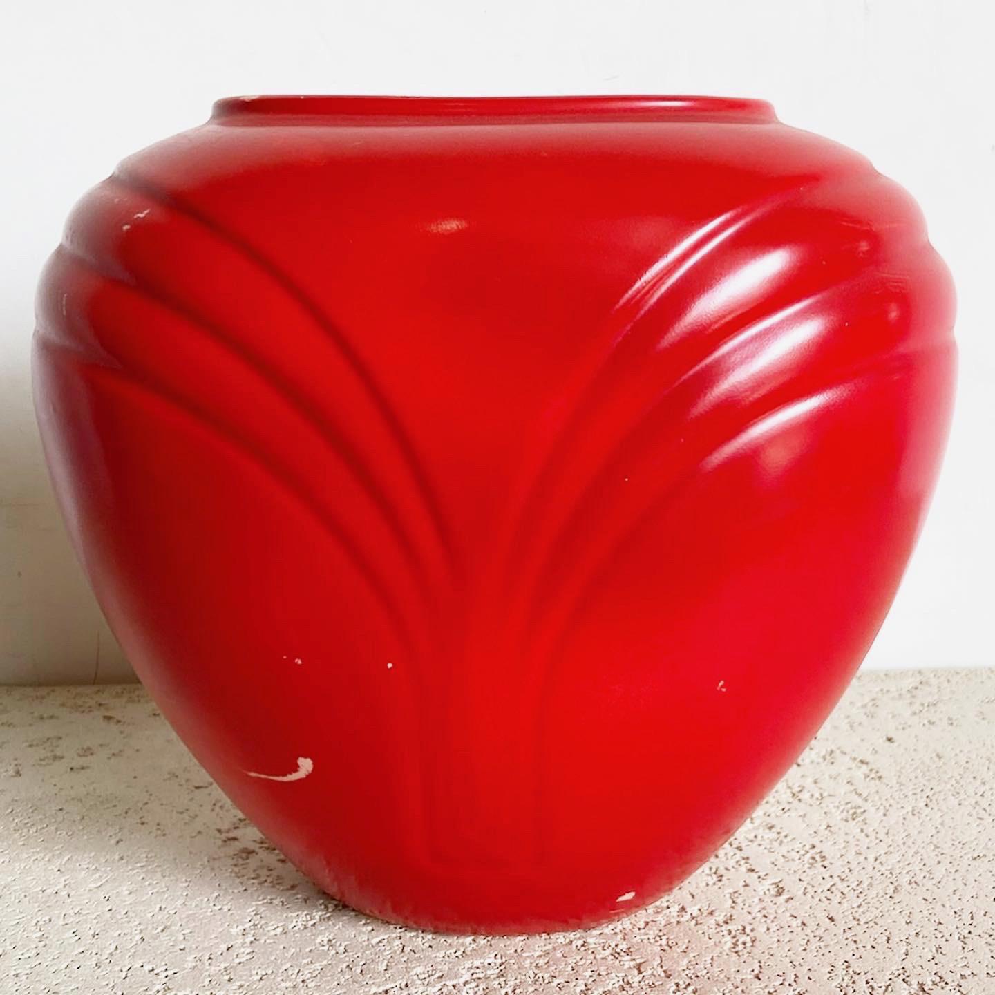 Céramique Vase postmoderne en céramique rouge de Haeger en vente