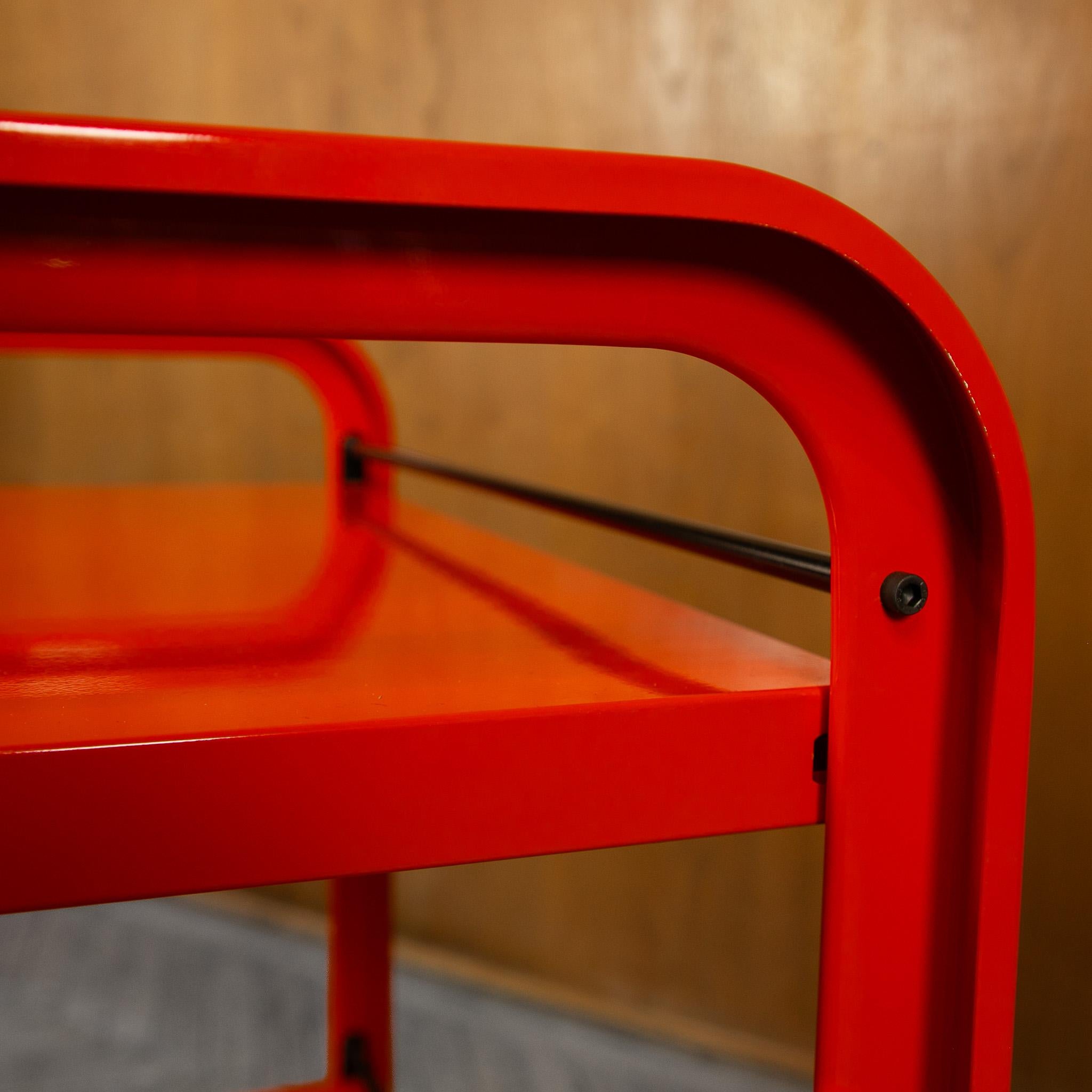 Postmodern Red Metal Trolley for Secco, Italy 1980s For Sale 2
