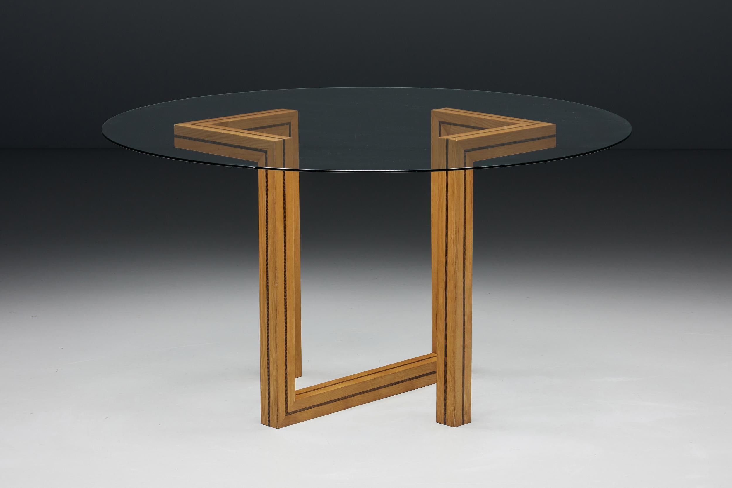 Européen Table de salle à manger ronde postmoderne en verre avec base géométrique, années 1970 en vente