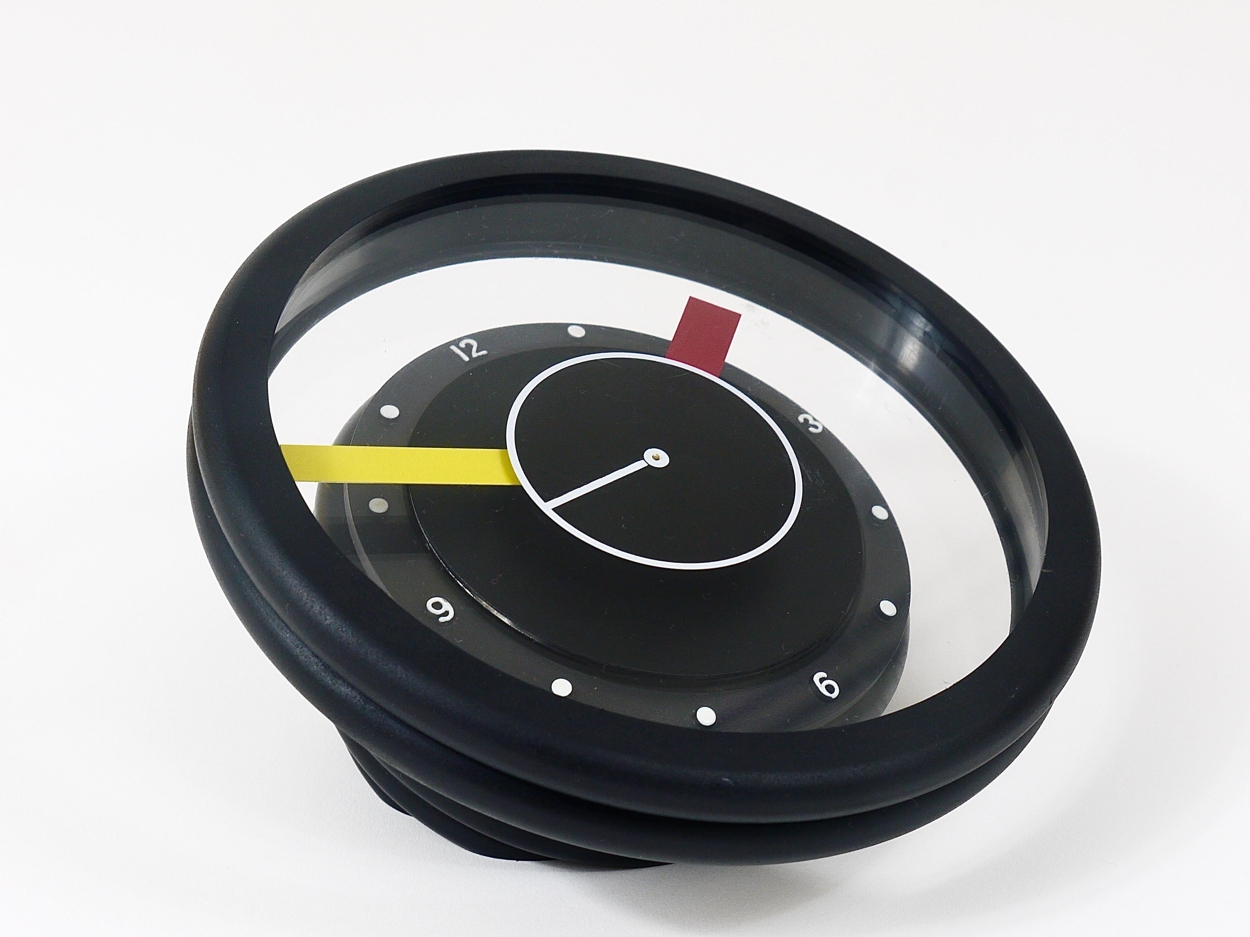 Postmodern Round Pop Art Desk or Table Clock, Memphis Milano Style, Italy, 1990s For Sale 4