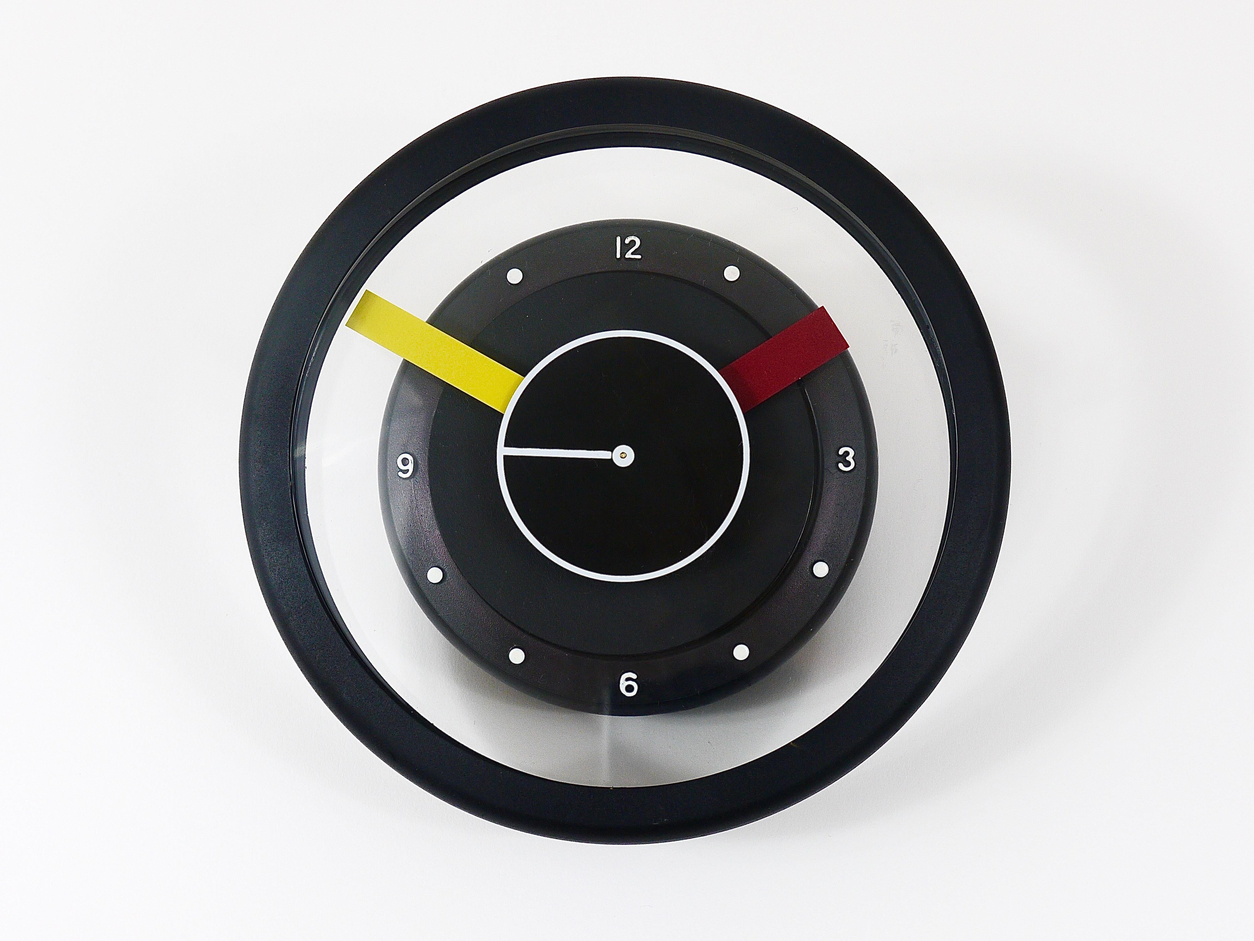 Postmodern Round Pop Art Desk or Table Clock, Memphis Milano Style, Italy, 1990s For Sale 5