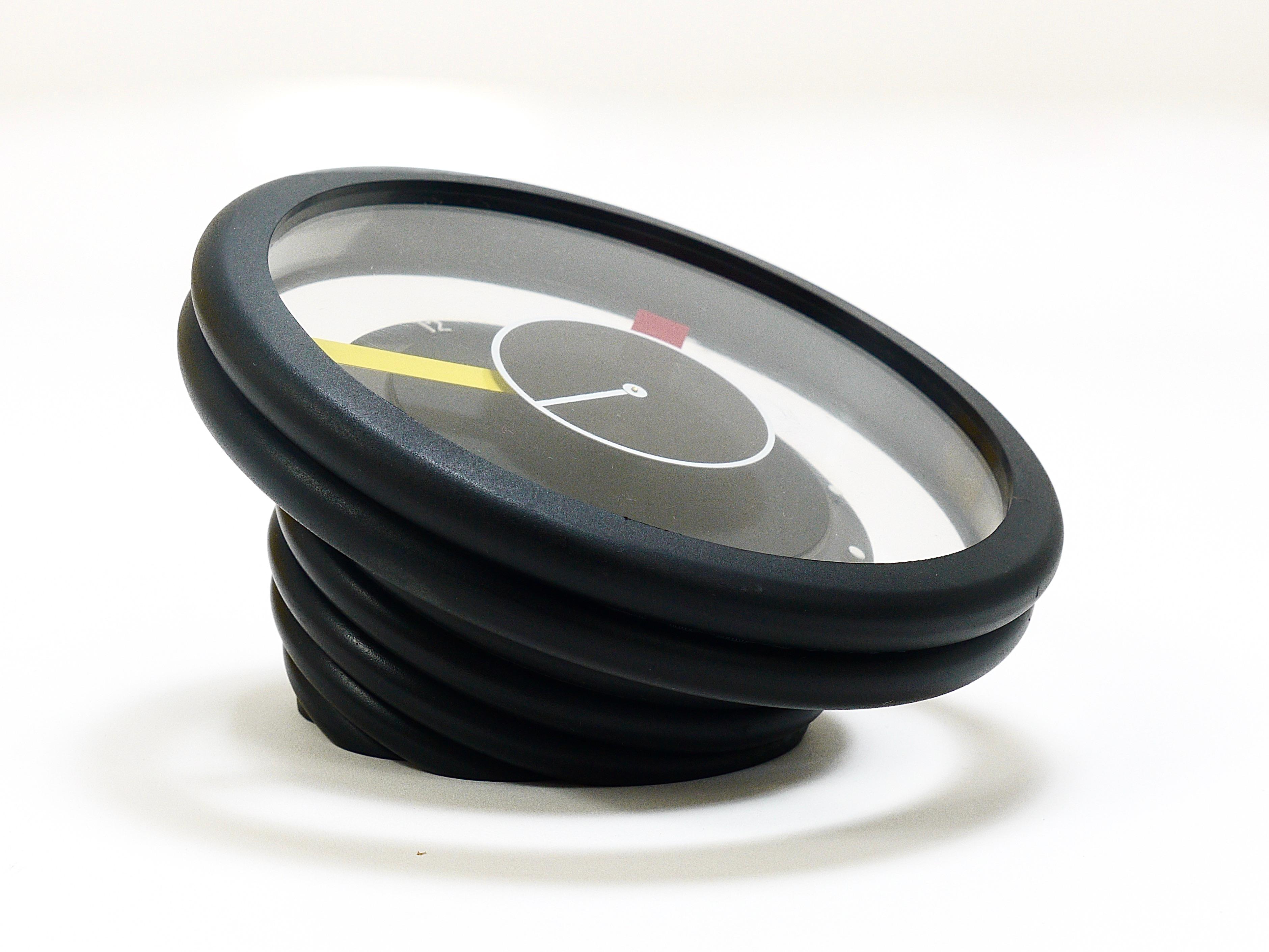 Postmodern Round Pop Art Desk or Table Clock, Memphis Milano Style, Italy, 1990s For Sale 6