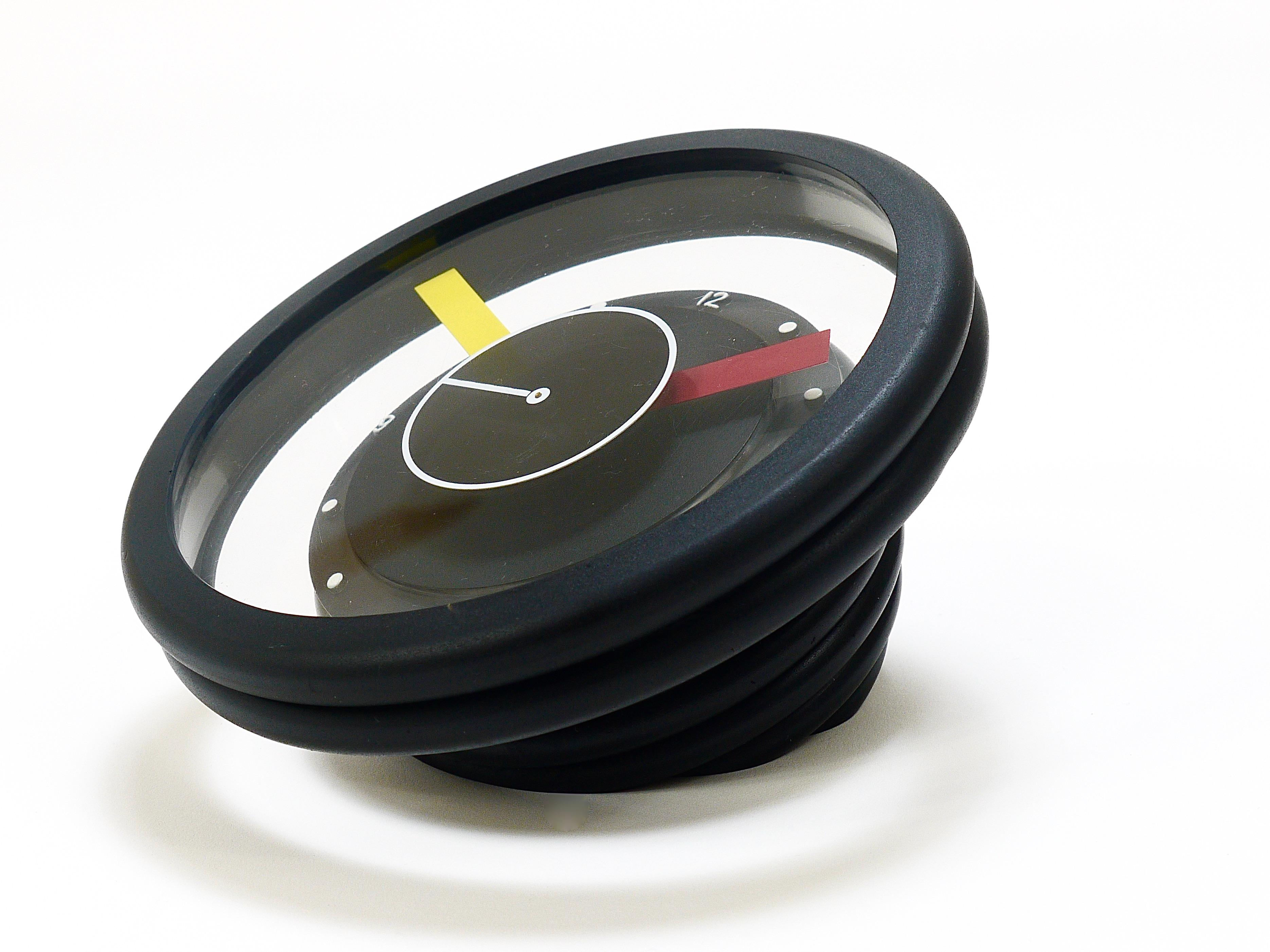Postmodern Round Pop Art Desk or Table Clock, Memphis Milano Style, Italy, 1990s For Sale 9