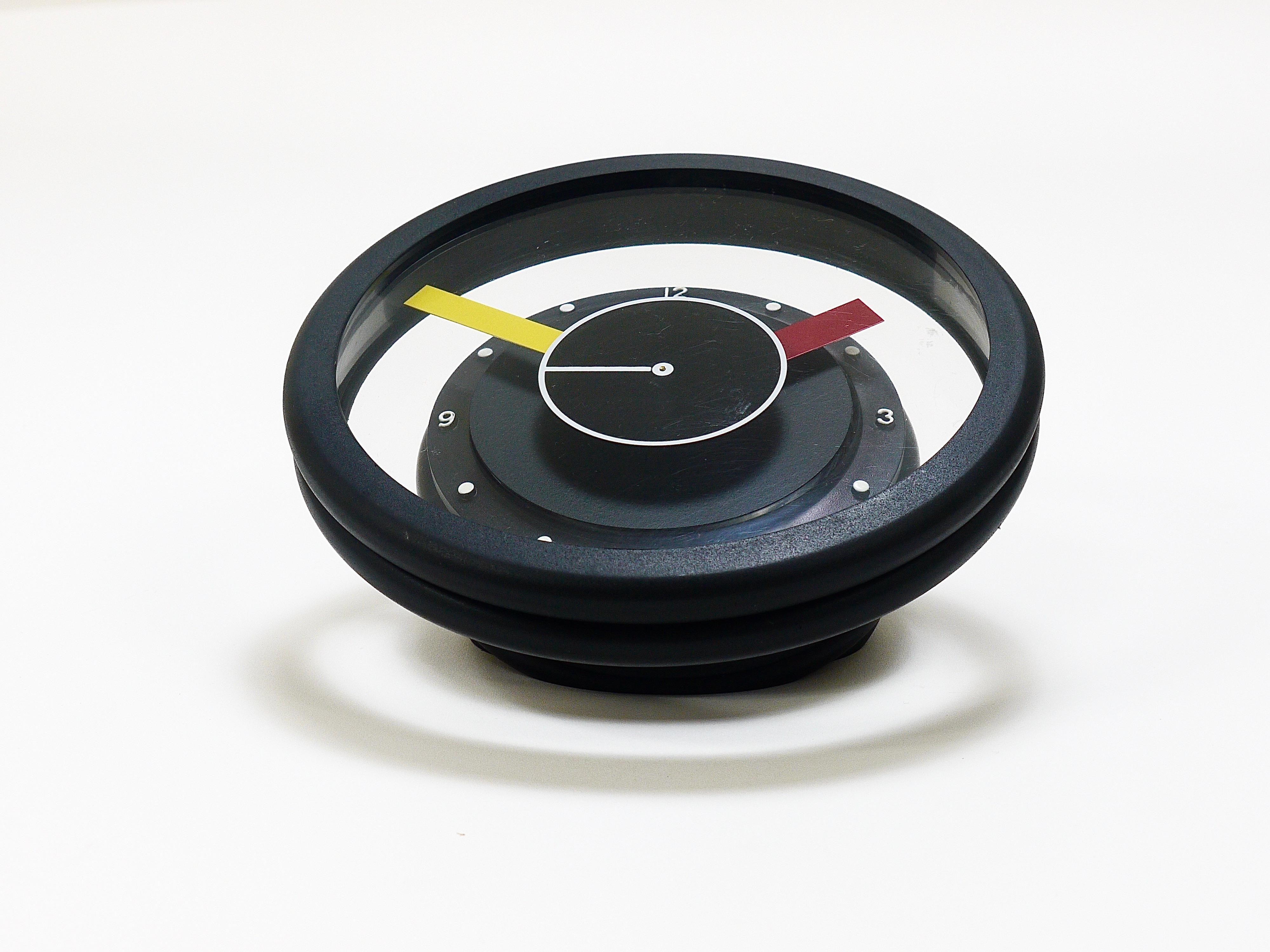 Postmodern Round Pop Art Desk or Table Clock, Memphis Milano Style, Italy, 1990s For Sale 10
