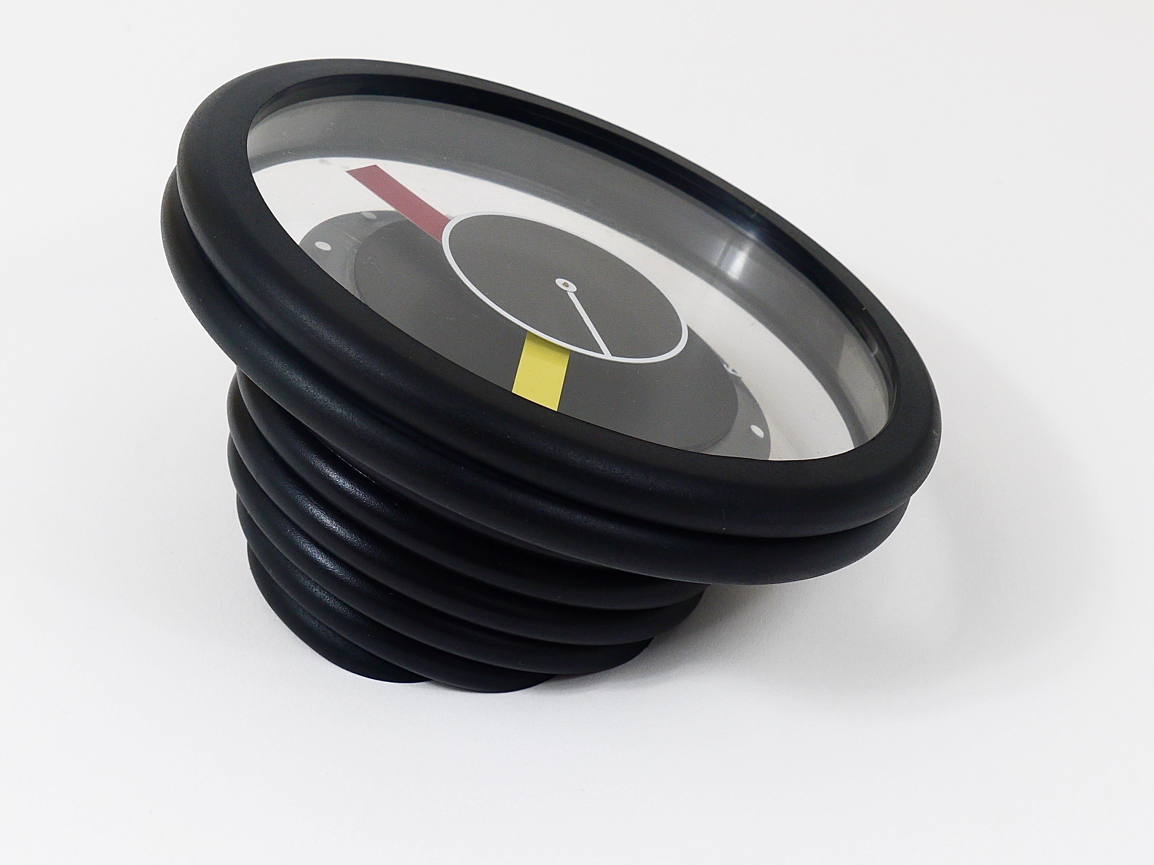 Postmodern Round Pop Art Desk or Table Clock, Memphis Milano Style, Italy, 1990s For Sale 13