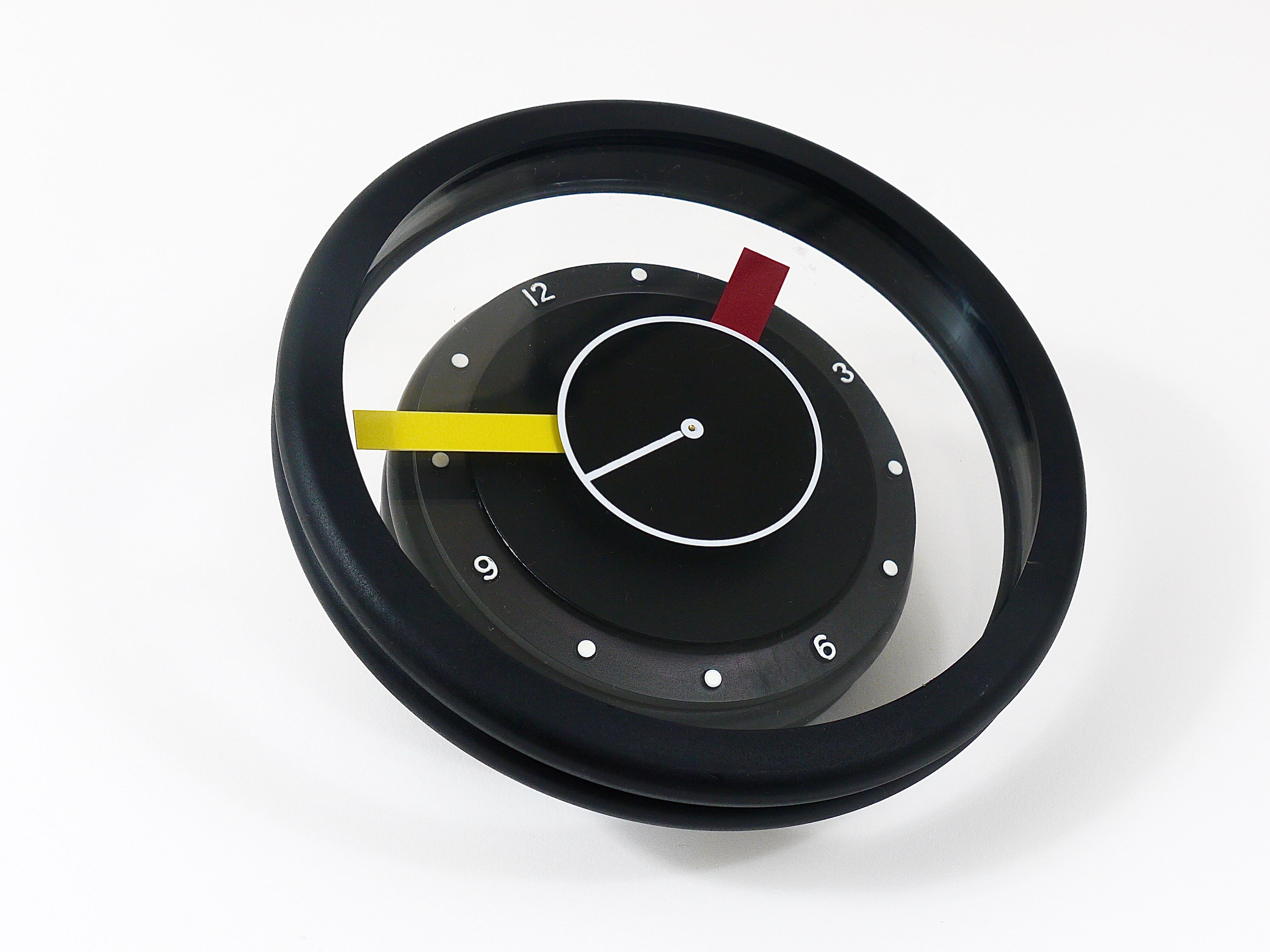 Late 20th Century Postmodern Round Pop Art Desk or Table Clock, Memphis Milano Style, Italy, 1990s For Sale