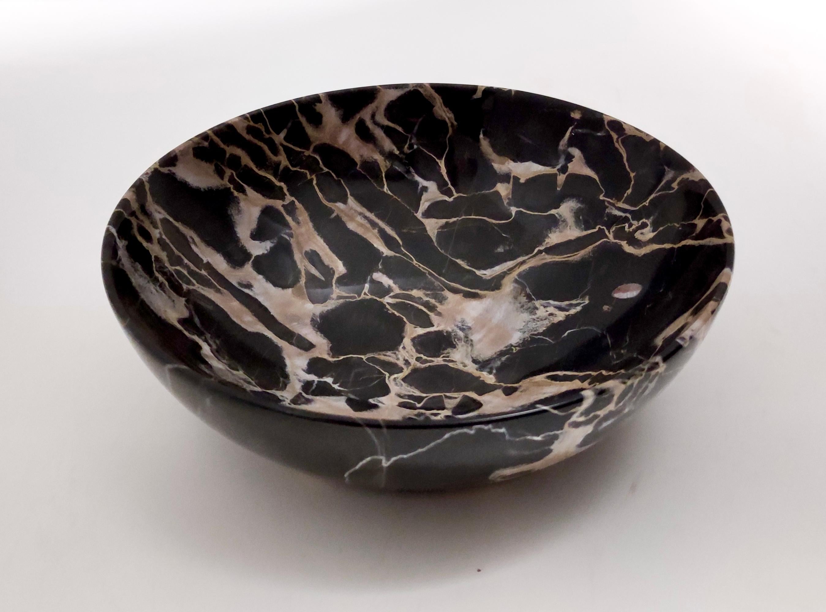 Italian Postmodern Round Portoro Marble Ashtray - Trinket Bowl - Vide poche, Italy For Sale