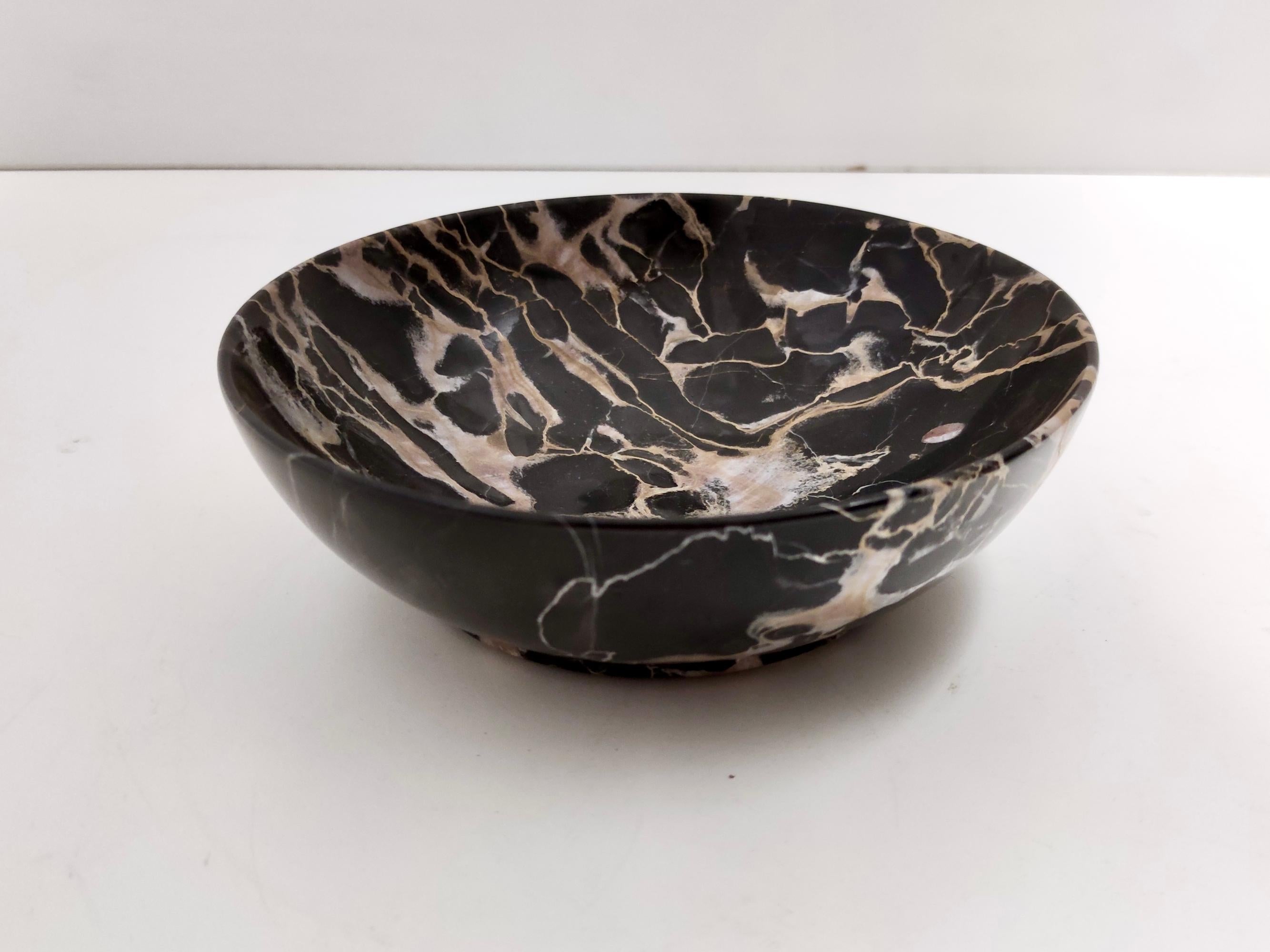 Postmodern Round Portoro Marble Ashtray - Trinket Bowl - Vide poche, Italy In Excellent Condition For Sale In Bresso, Lombardy