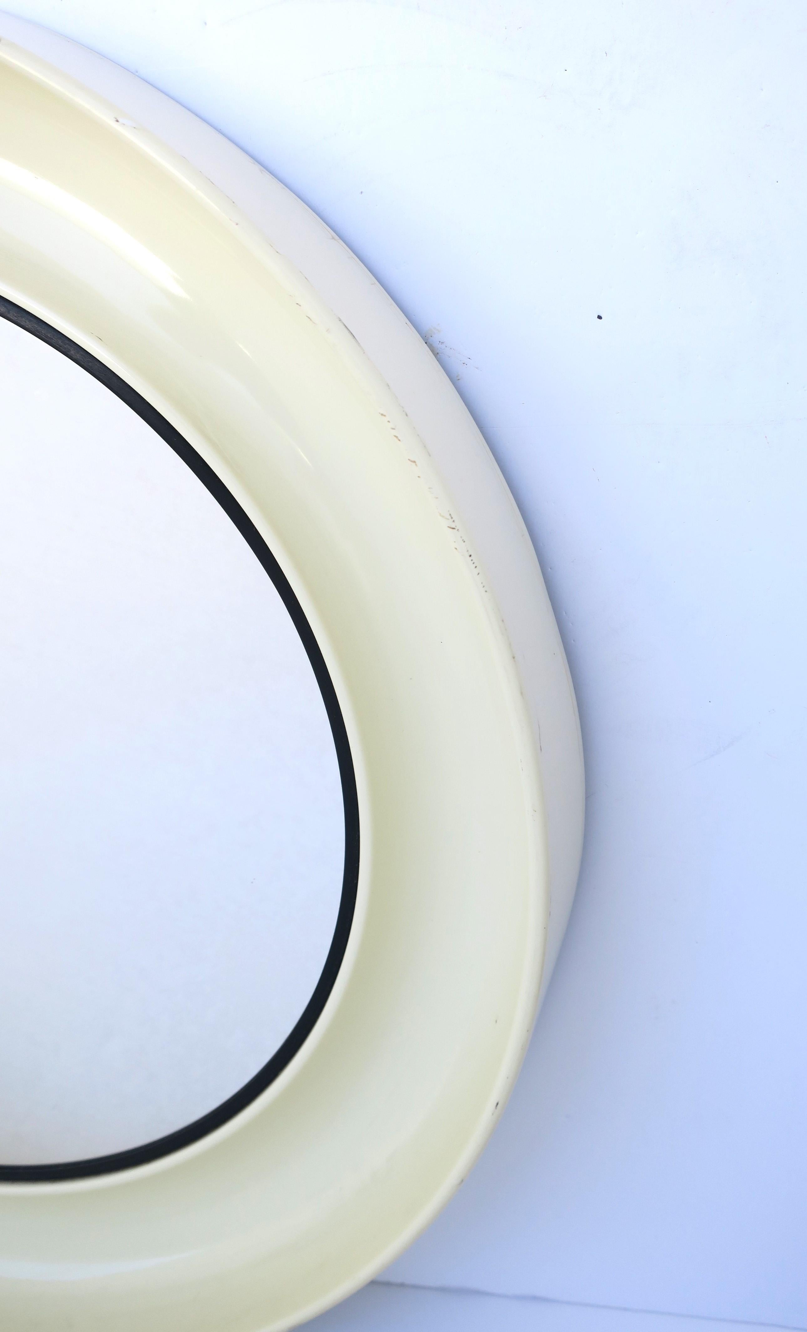 Postmodern Scandinavian Danish Round Wall Mirror In Good Condition For Sale In New York, NY