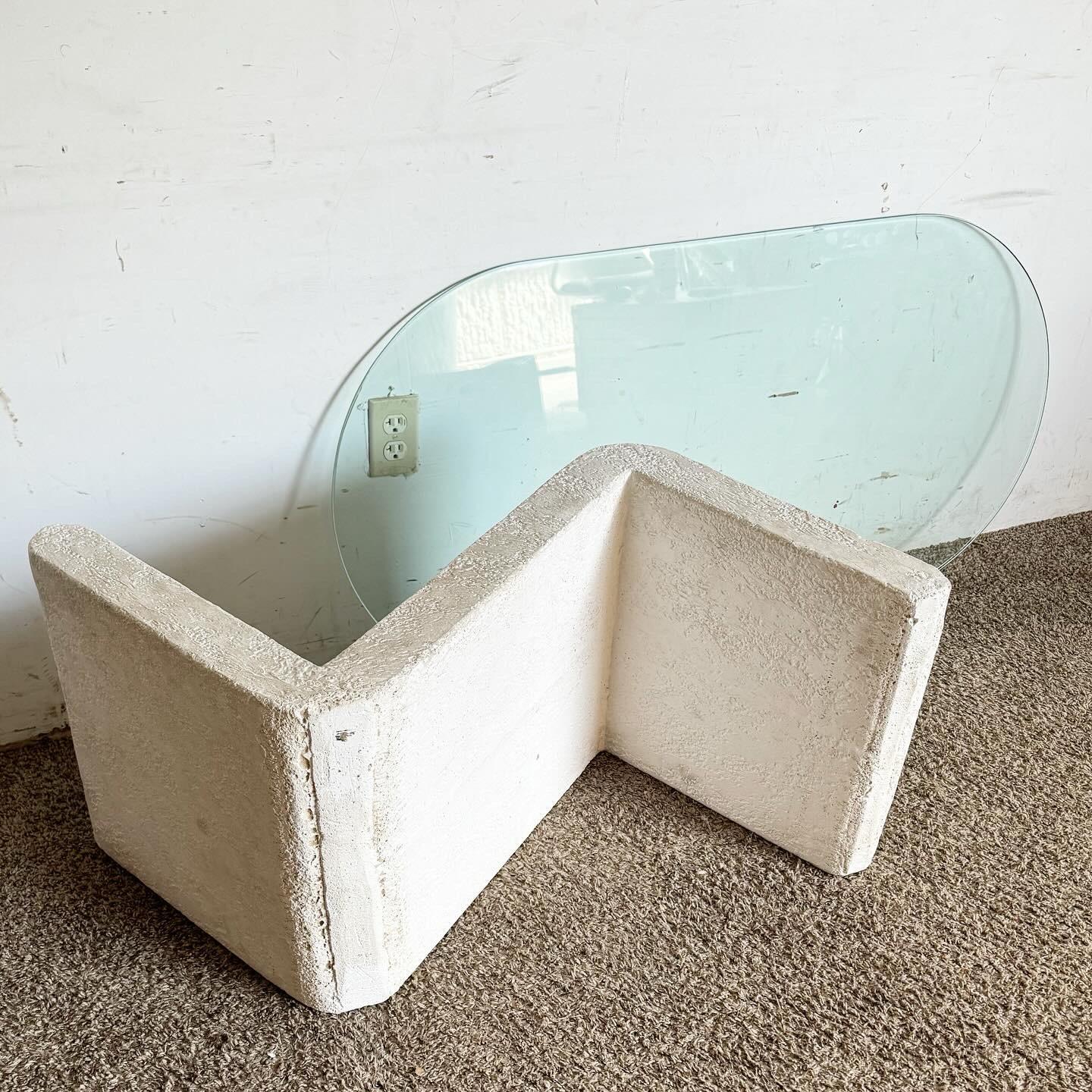 Américain Table basse postmoderne en béton sculpté avec plateau de verre ovale
