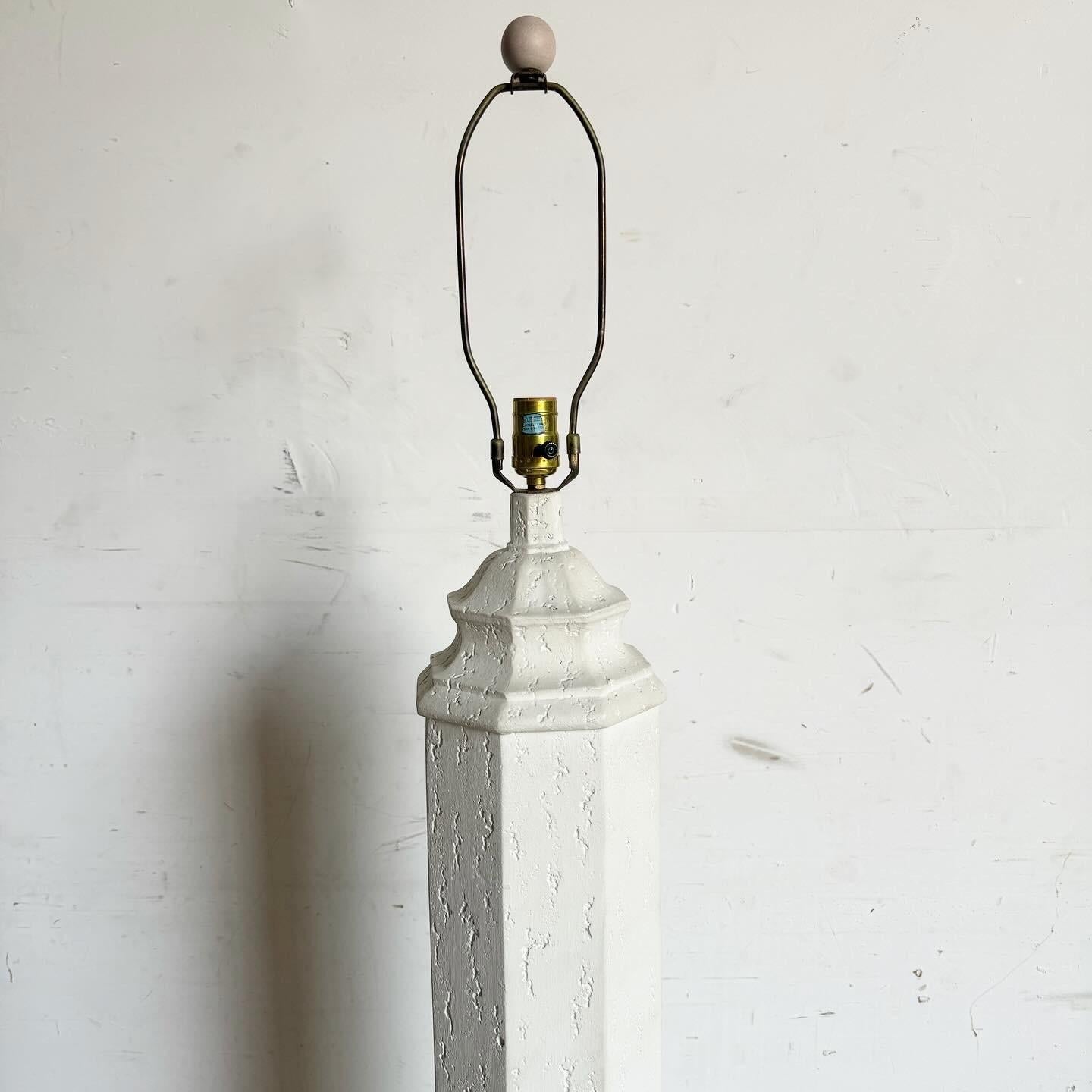 Postmoderne Stehlampe aus cremefarbenem, geformtem, weißem Gips im Angebot 2