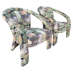 Sedie da salotto scultoree astratte postmoderne in tessuto di Carson
s - Una coppia