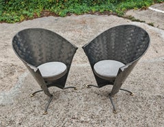 Poltrone scultoree postmoderne a forma di cono in acciaio di Steel-Line, anni '80