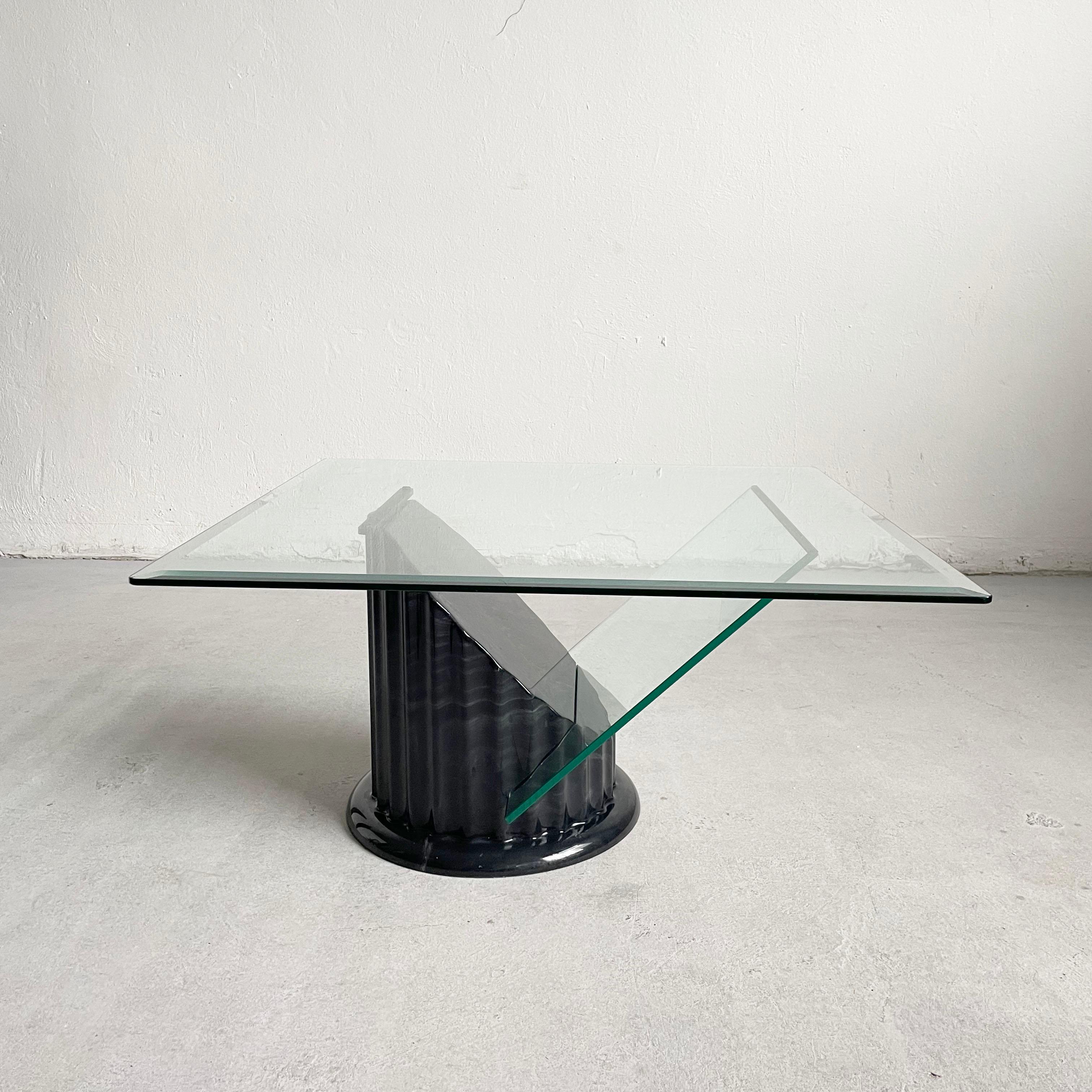 Postmodern Sculptural Coffee Table, Black Faux Marble and Glass, 1980s For Sale 2