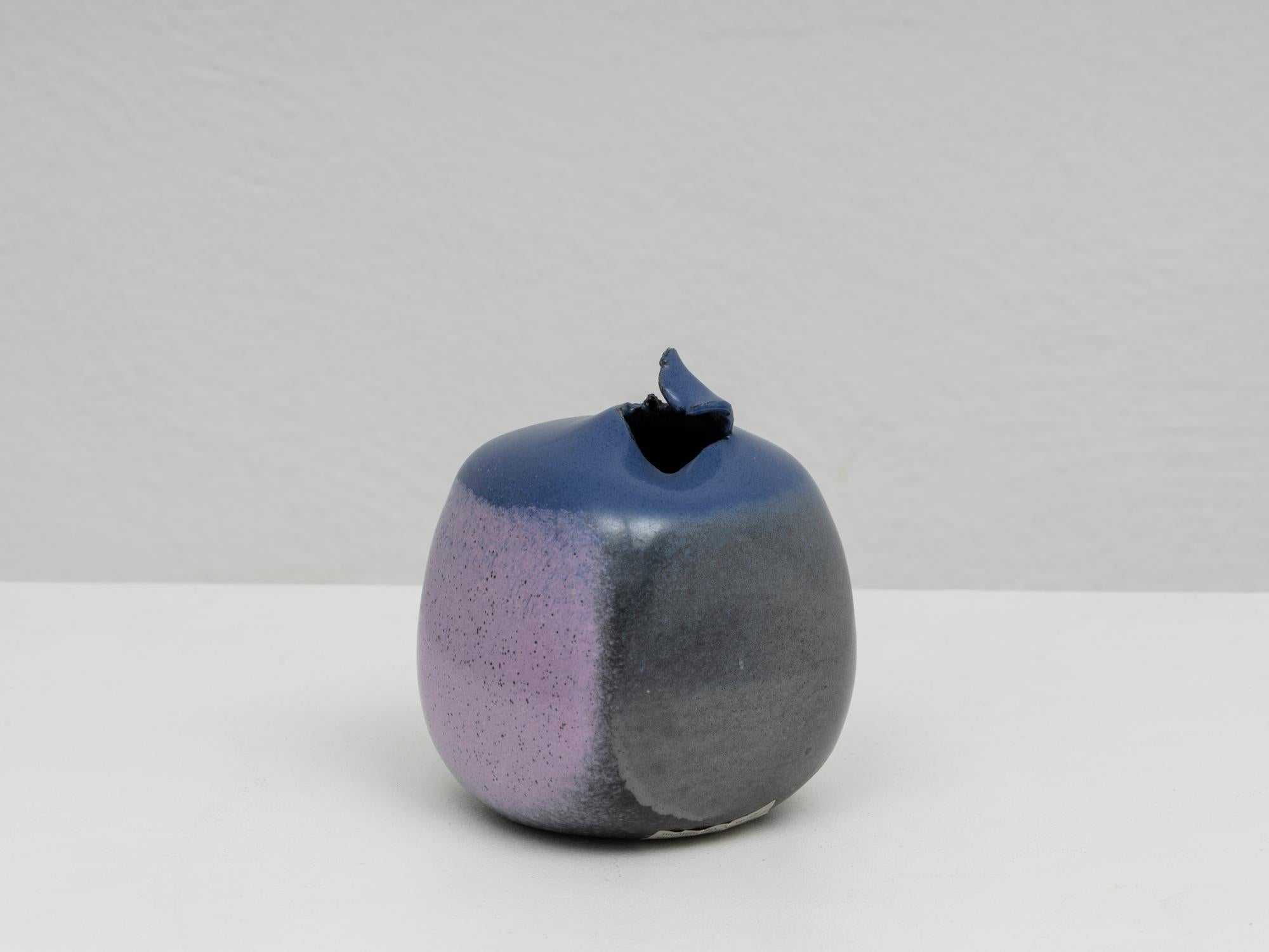 Einzigartige skulpturale Vase aus der Serie der einseitig geöffneten Vasen