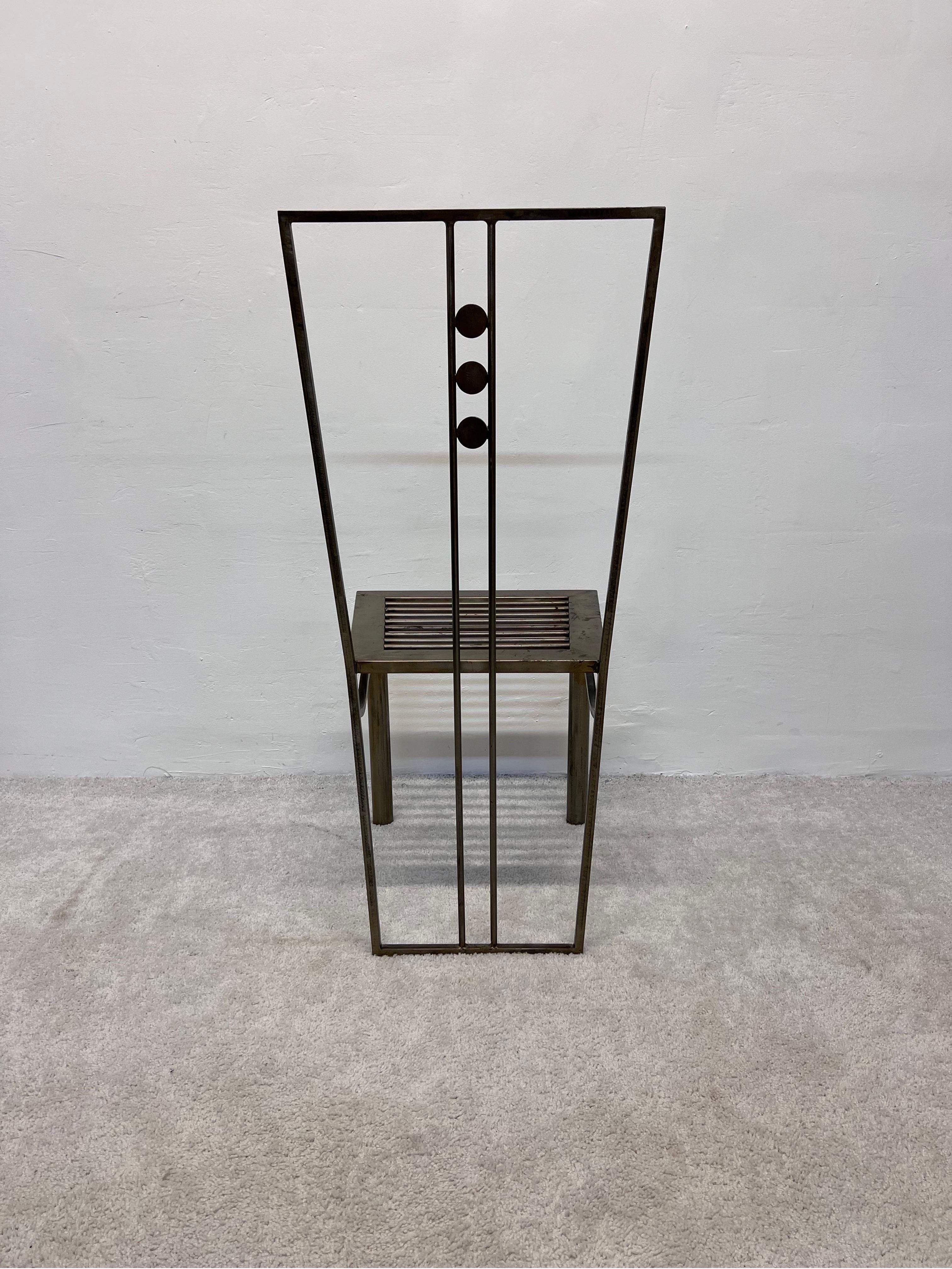 Chaise de salle à manger ou d'appoint postmoderne sculpturale en acier fabriquée en studio, années 1990 Bon état - En vente à Miami, FL