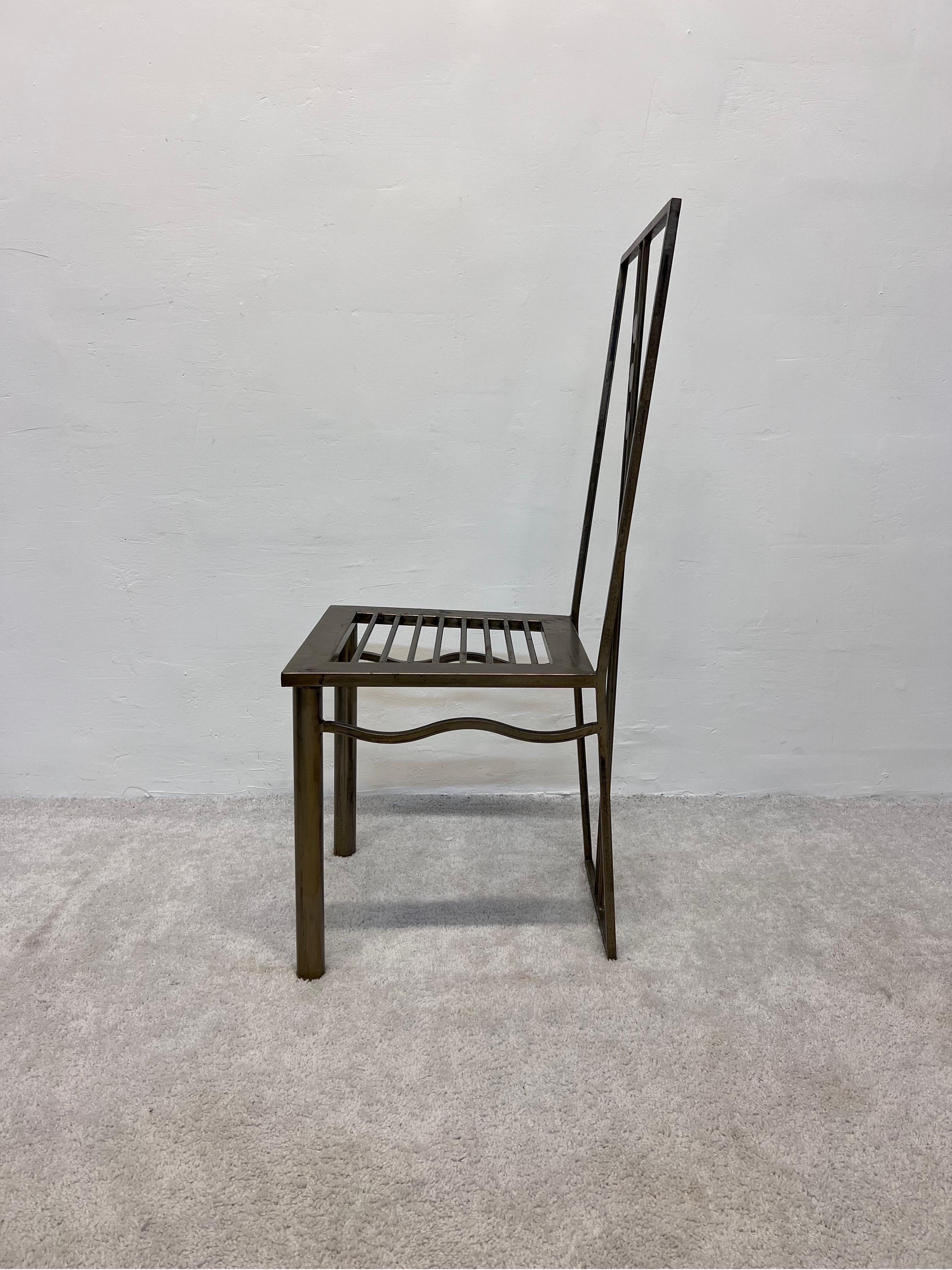 20ième siècle Chaise de salle à manger ou d'appoint postmoderne sculpturale en acier fabriquée en studio, années 1990 en vente