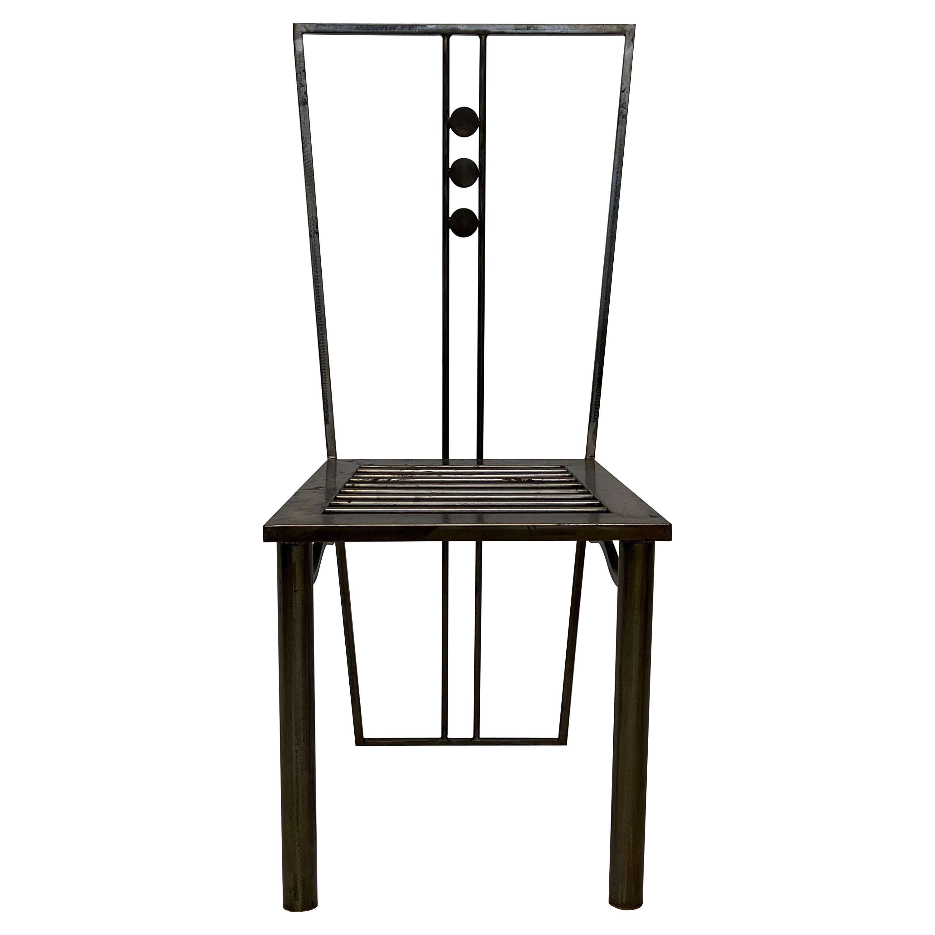 Silla de comedor o auxiliar postmoderna de acero esculpido Studio A, años 90