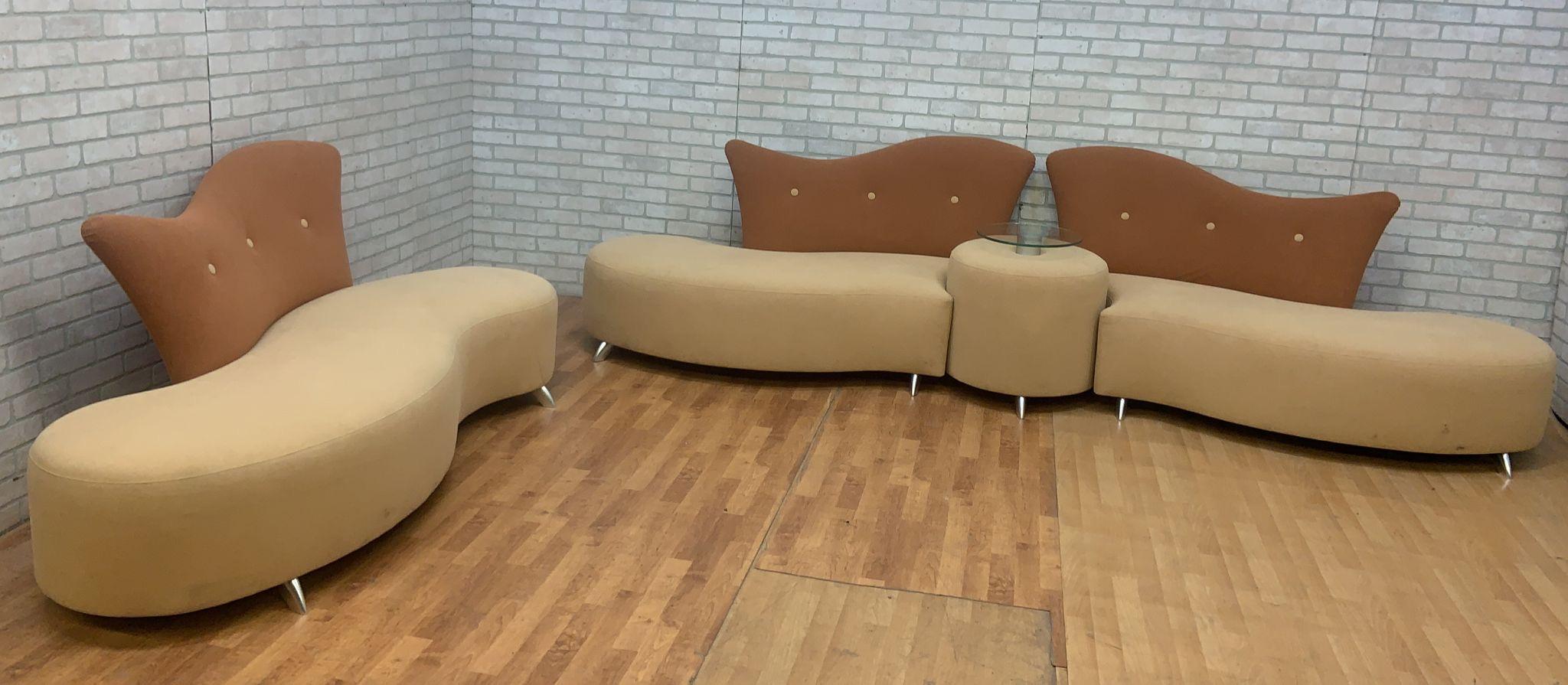 Set di divani postmoderni a serpentina con tavolo da cocktail con piano in vetro - Set da 4 pezzi in vendita 6