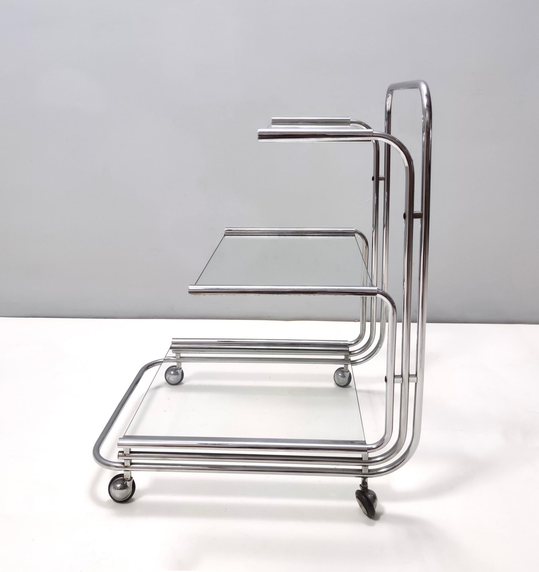 Postmodern Serving Cart by Fontana Arte with Three Glass Shelves, Italy In Excellent Condition For Sale In Bresso, Lombardy